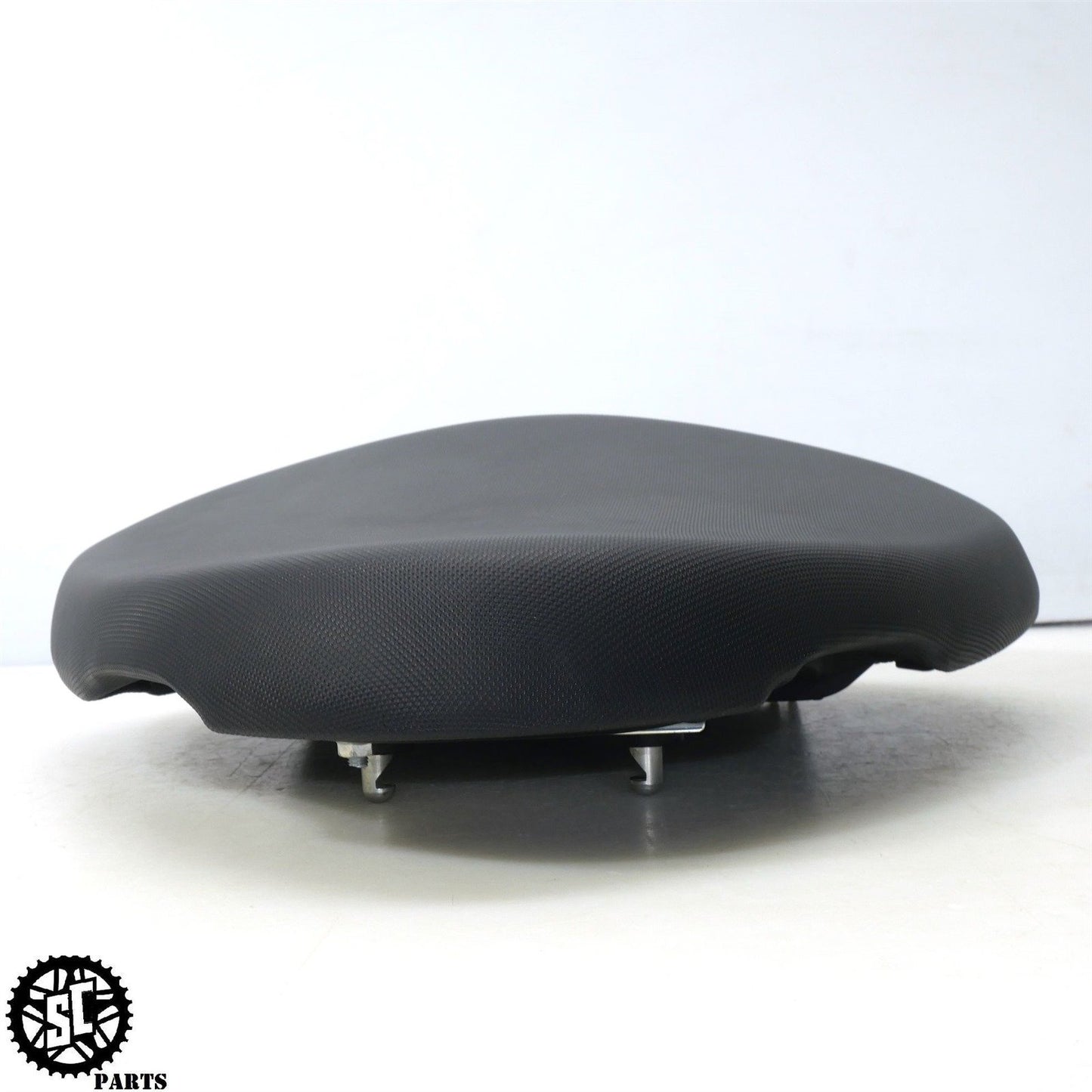 2022 22-24 SUZUKI HAYABUSA REAR PASSENGER SEAT 45300-10L02-QUZ S16