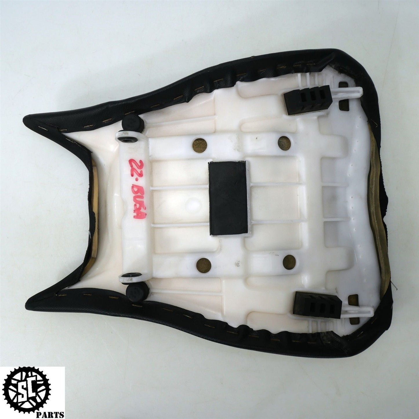 2022 22-24 SUZUKI HAYABUSA FRONT SEAT 45100-10L00-QUZ S16