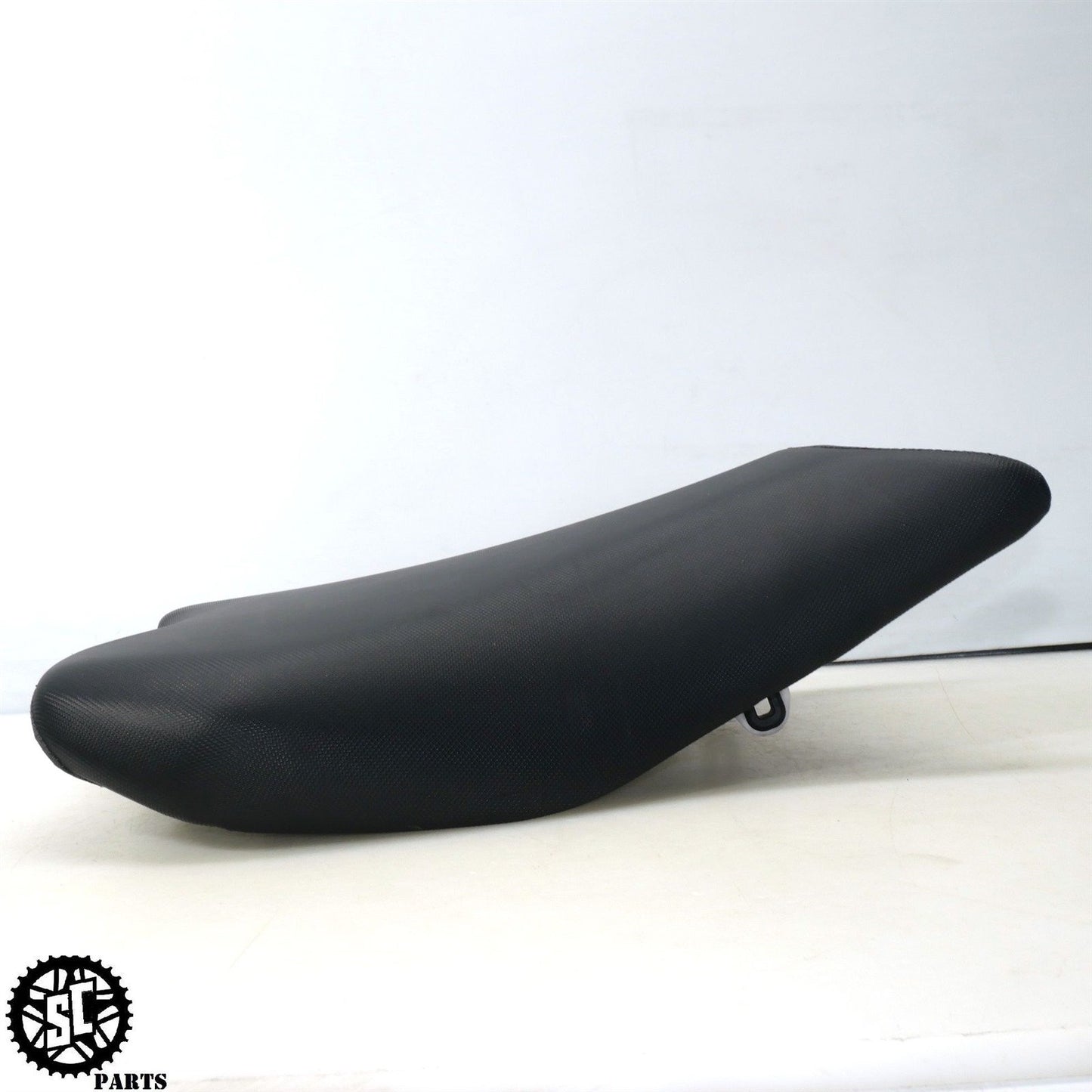 2022 22-24 SUZUKI HAYABUSA FRONT SEAT 45100-10L00-QUZ S16