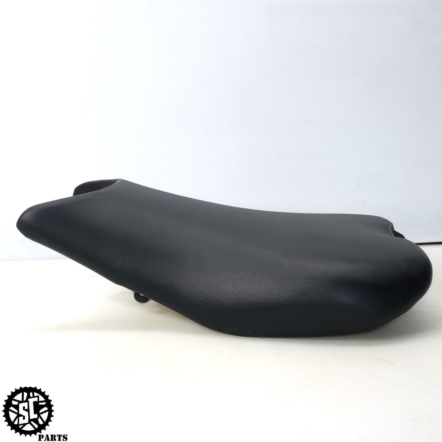 2022 22-24 SUZUKI HAYABUSA FRONT SEAT 45100-10L00-QUZ S16