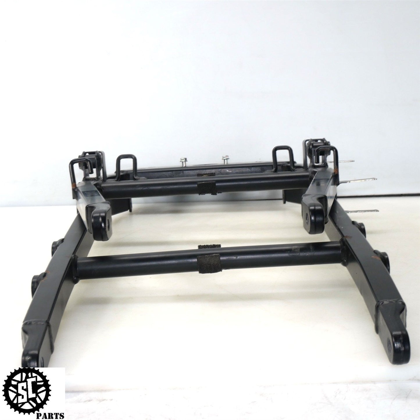 2022 22-24 SUZUKI HAYABUSA REAR SUBFRAME TAIL BENT 41200-10L00 S16