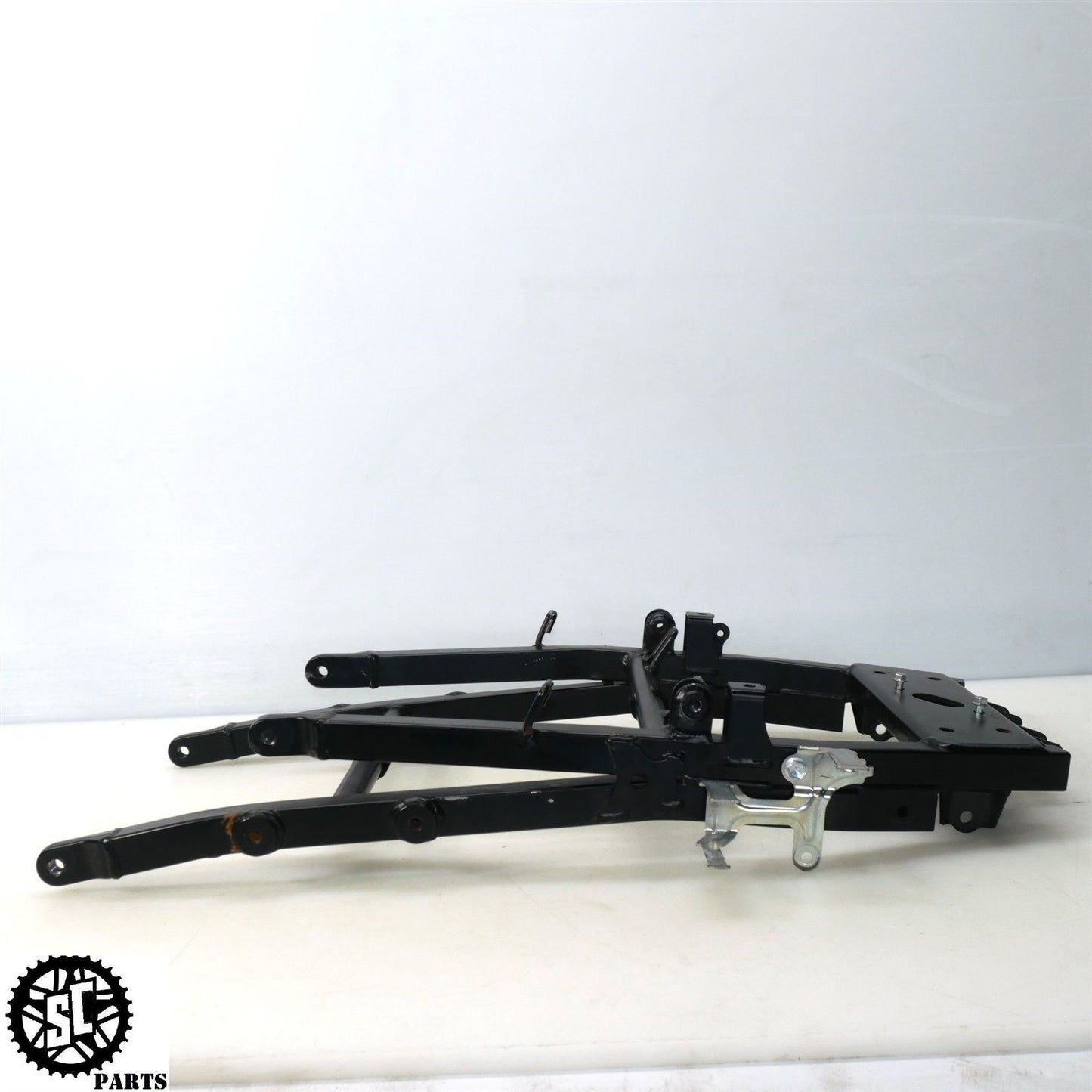 2022 22-24 SUZUKI HAYABUSA REAR SUBFRAME TAIL BENT 41200-10L00 S16
