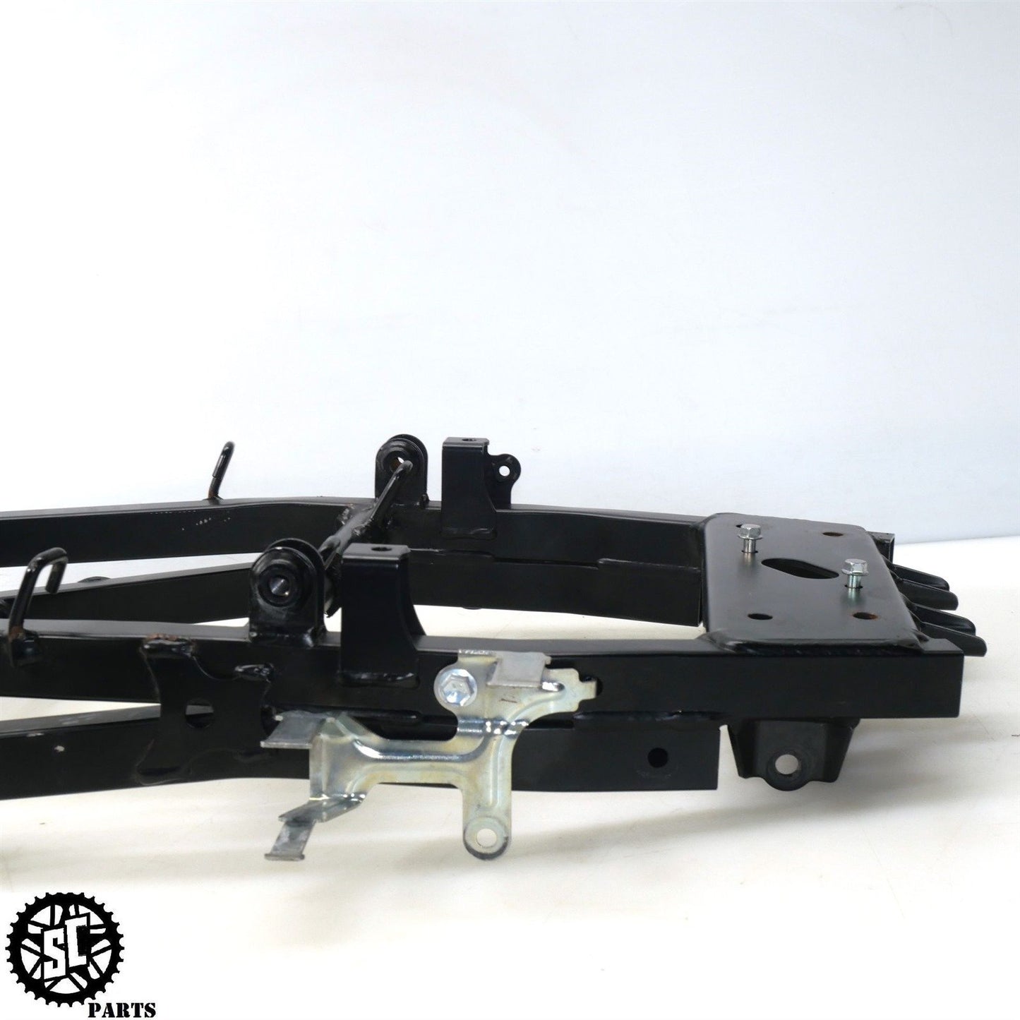 2022 22-24 SUZUKI HAYABUSA REAR SUBFRAME TAIL BENT 41200-10L00 S16