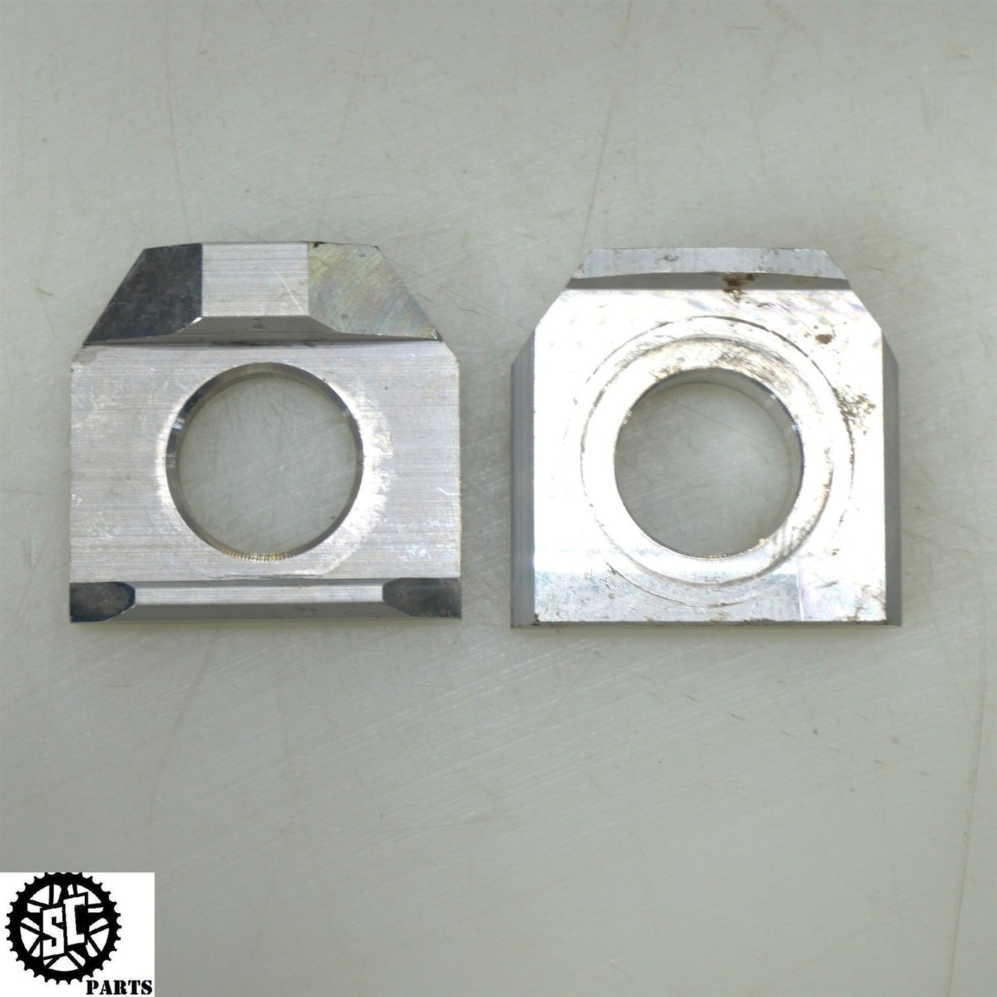 2023 11-24 SUZUKI GSXR 600 750 REAR AXLE BLOCKS CHAIN ADJUSTER S17