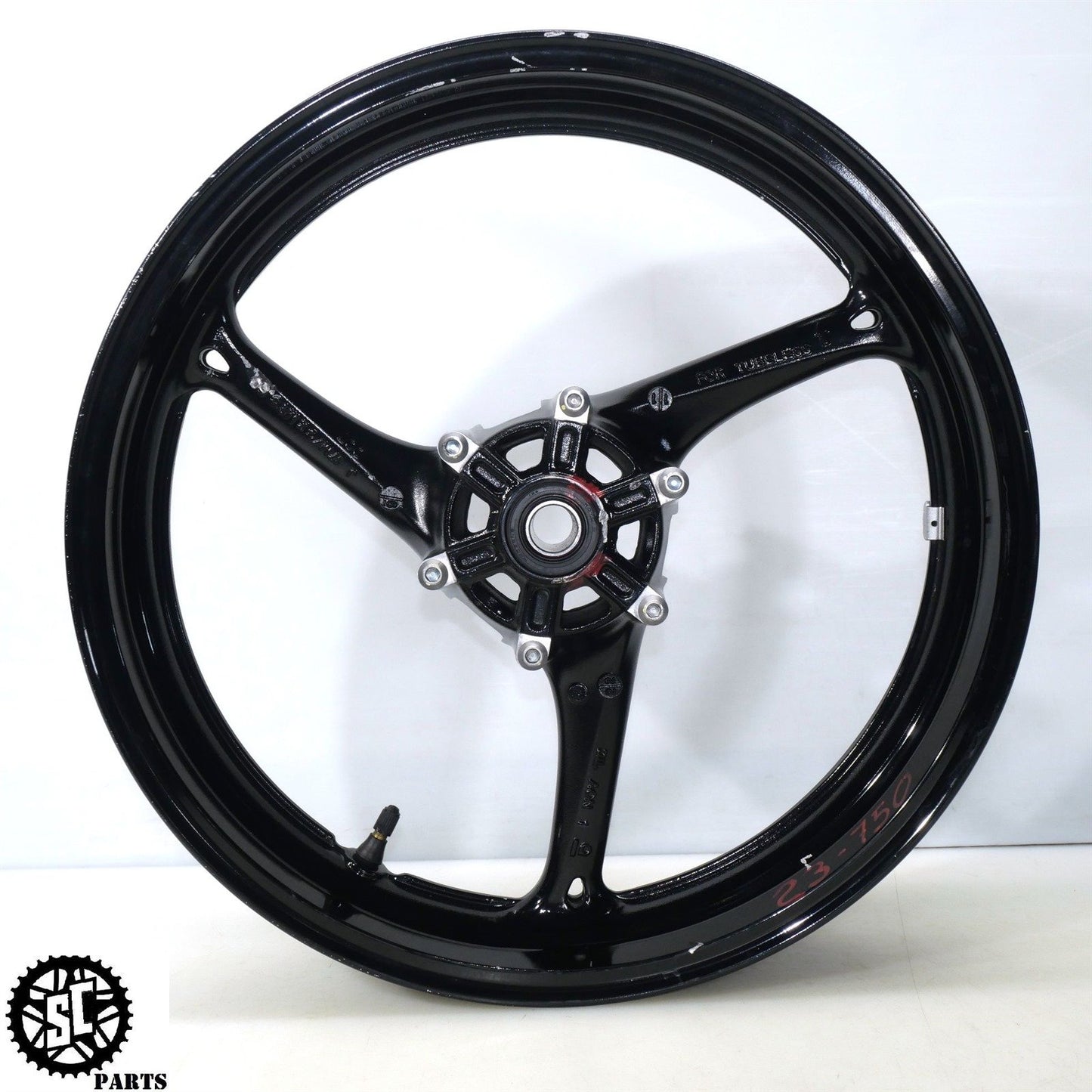 2023 11-24 SUZUKI GSXR 600 750 FRONT WHEEL RIM BENT S17