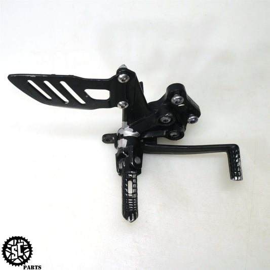 2007 2008 SUZUKI GSXR 1000 RIGHT REARSET FOOT PEG BRACKET S72