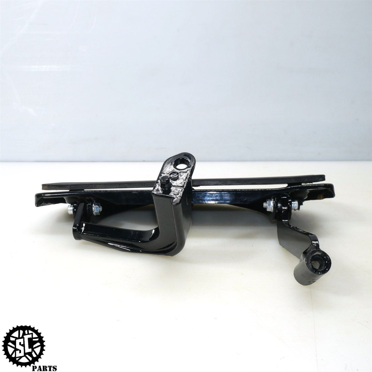 2022 HARLEY DAVIDSON ULTRA LIMITED FRONT FLOOR BOARD BRACKET BLACK HD36