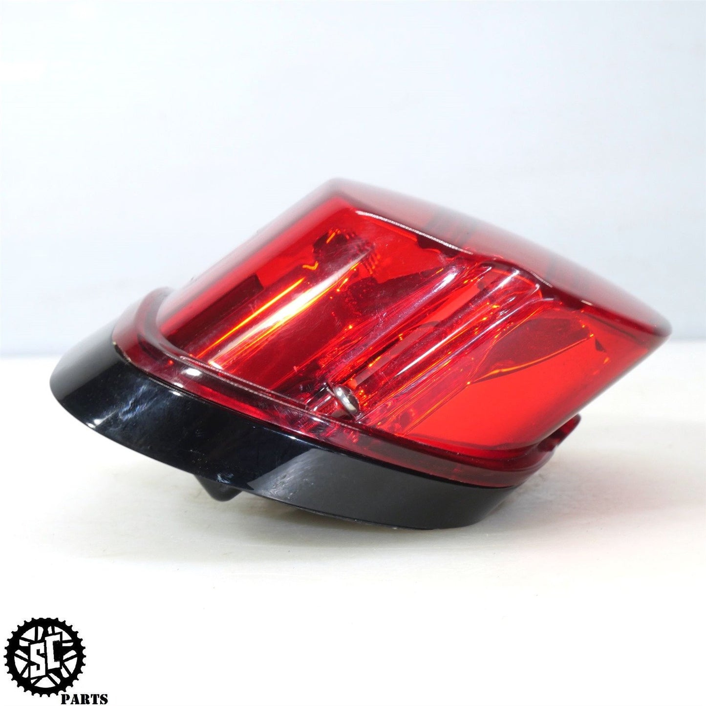 2022 HARLEY DAVIDSON ULTRA LIMITED REAR BRAKE TAIL LIGHT 68066-99A HD36