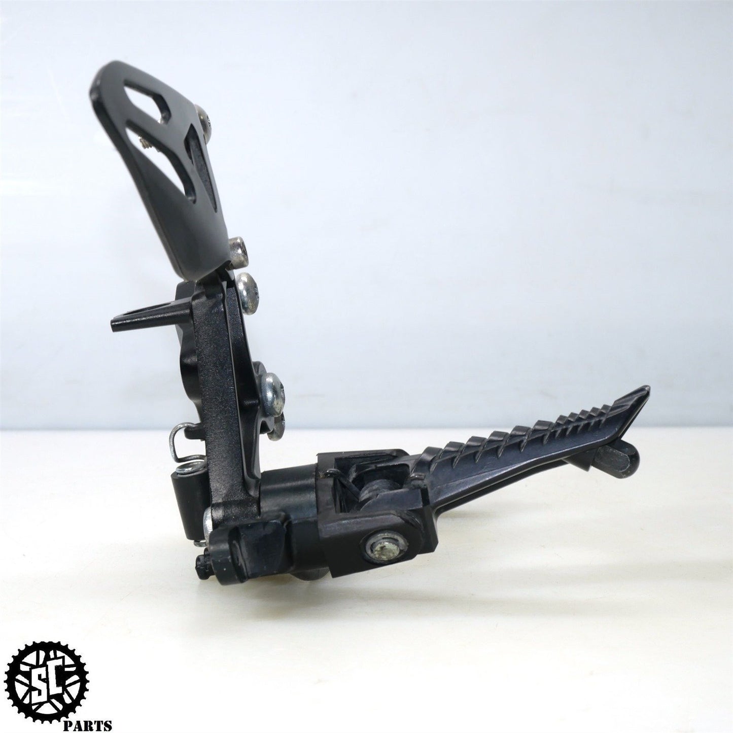 2018 SUZUKI GSXR 600 750 RIGHT REARSET FRONT FOOT PEG BRACKET S76