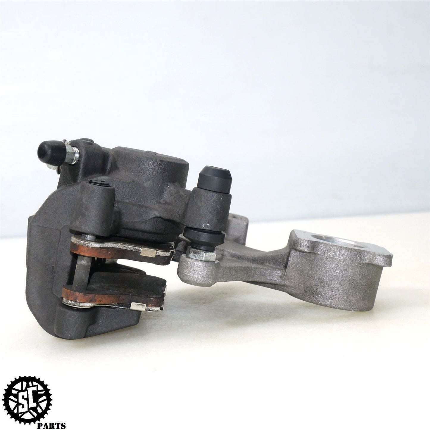 2018 SUZUKI GSXR 600 750 REAR BRAKE CALIPER BRACKET S76