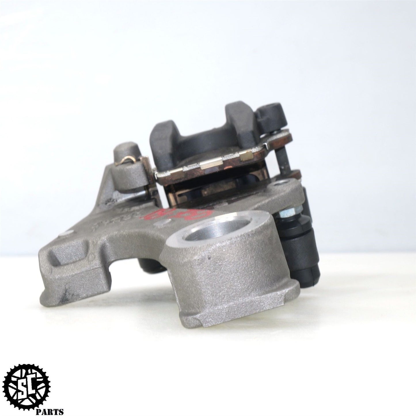 2018 SUZUKI GSXR 600 750 REAR BRAKE CALIPER BRACKET S76