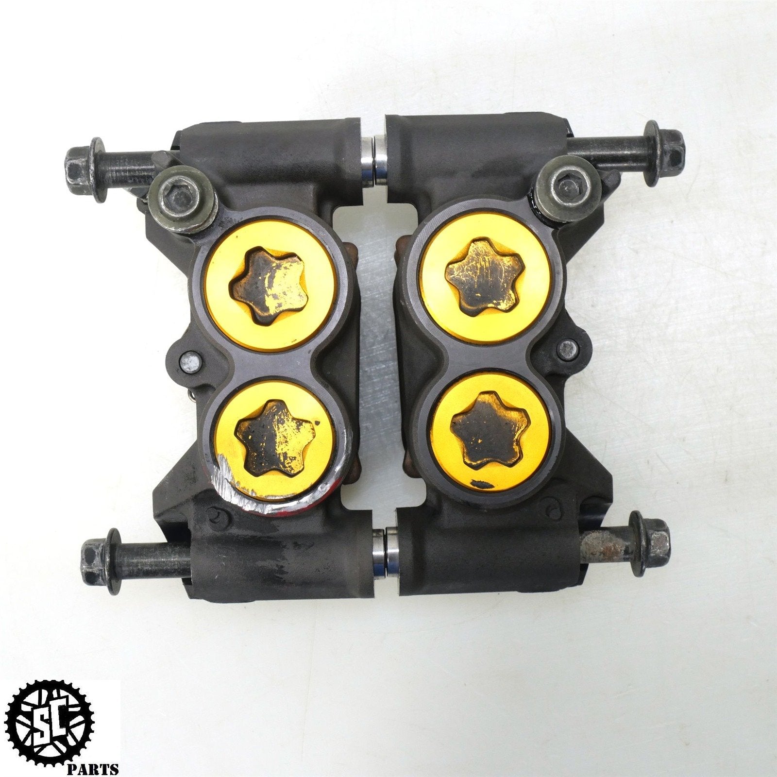 2007 06 07 YAMAHA YZF R6 FRONT BRAKE CALIPERS Y25 – SALVAGECYCLEPARTS