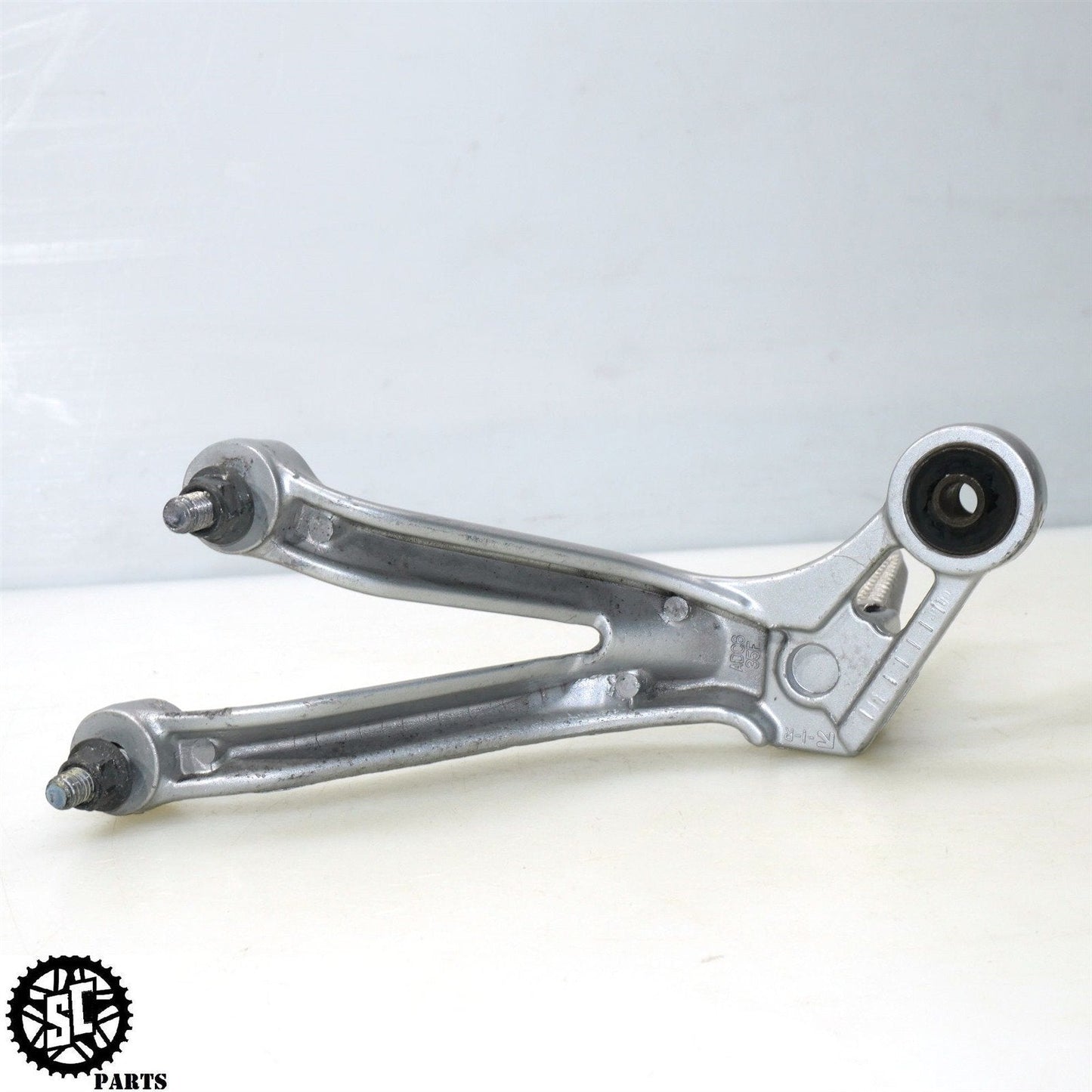 2001-2003 SUZUKI GSXR 600 750 REAR PASSENGER FOOT PEGS BRACKET S61