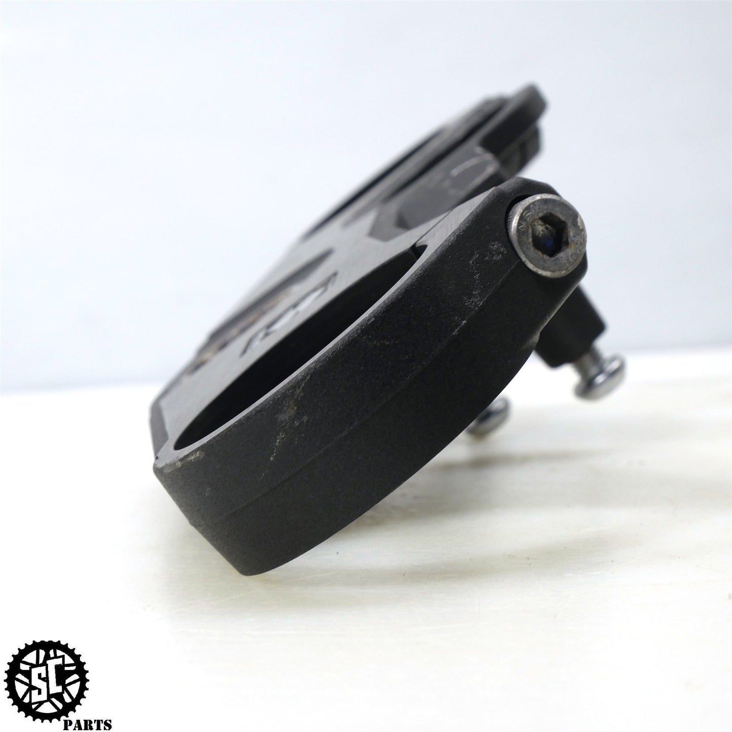 06 07 SUZUKI GSXR 750 UPPER TRIPLE TREE CLAMP S64