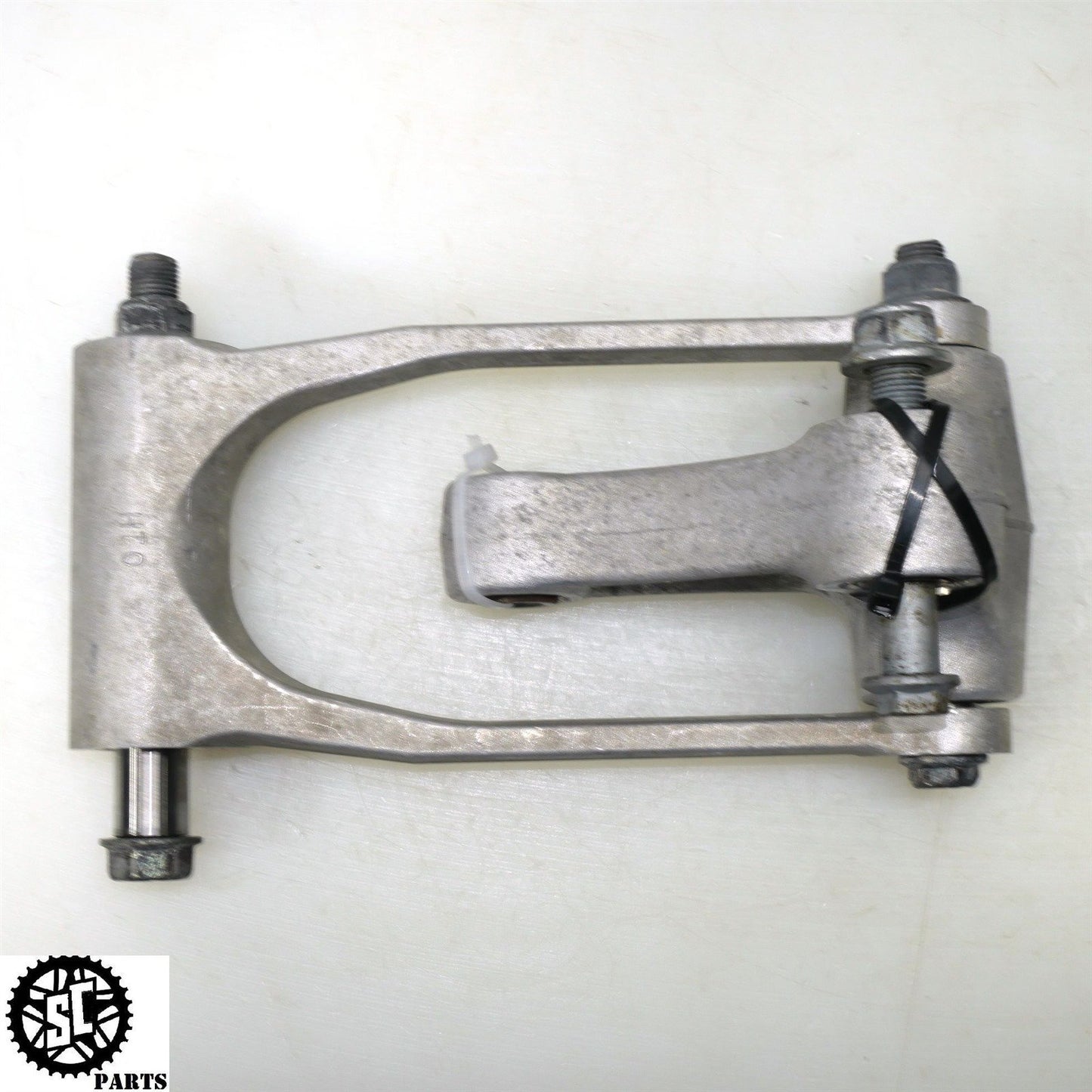 06 07 SUZUKI GSXR 750 REAR SHOCK SUSPENSION LINKAGE S64