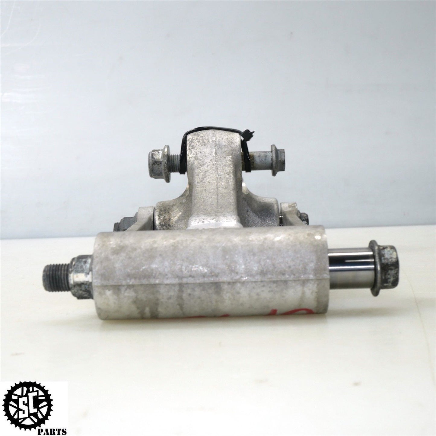06 07 SUZUKI GSXR 750 REAR SHOCK SUSPENSION LINKAGE S64