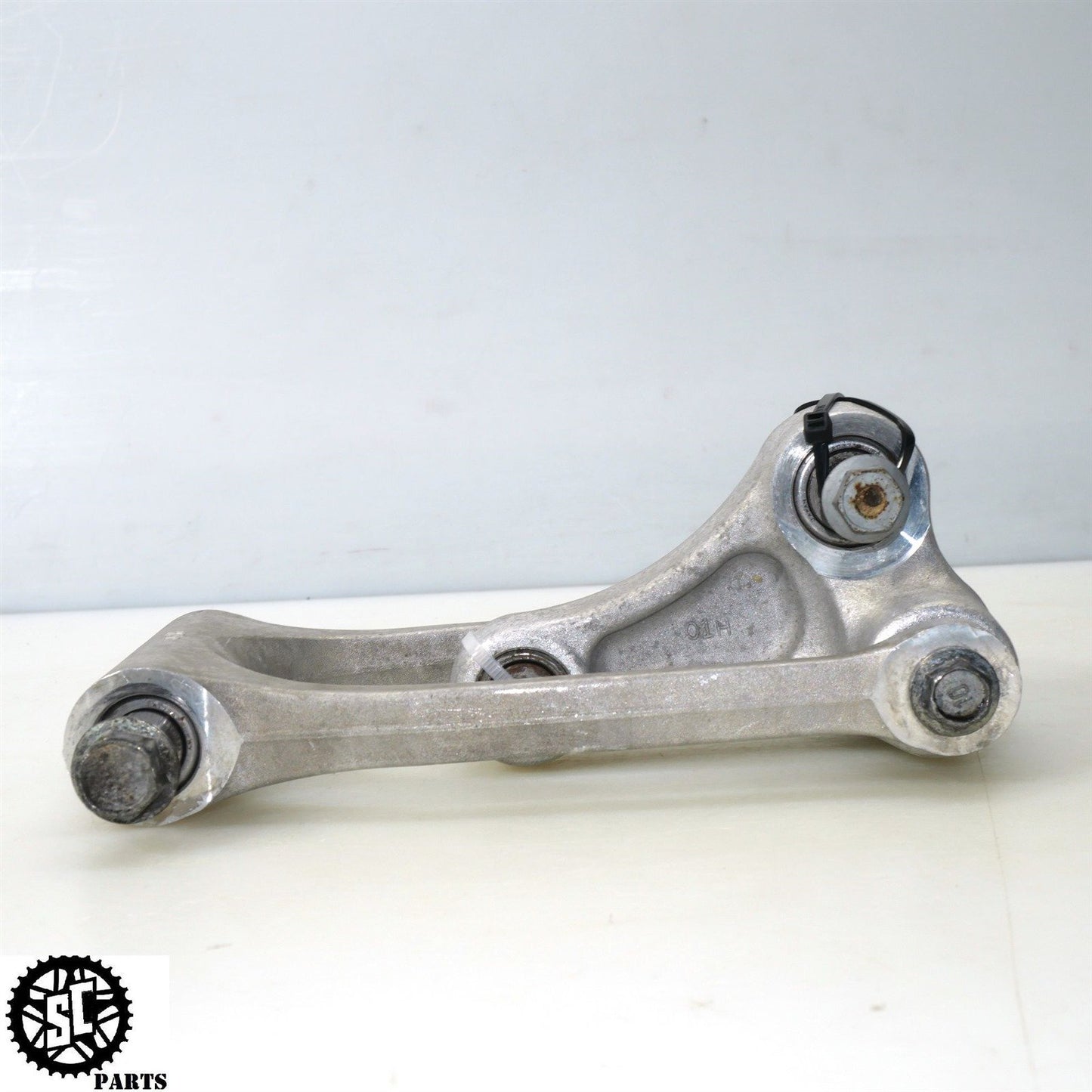 06 07 SUZUKI GSXR 750 REAR SHOCK SUSPENSION LINKAGE S64