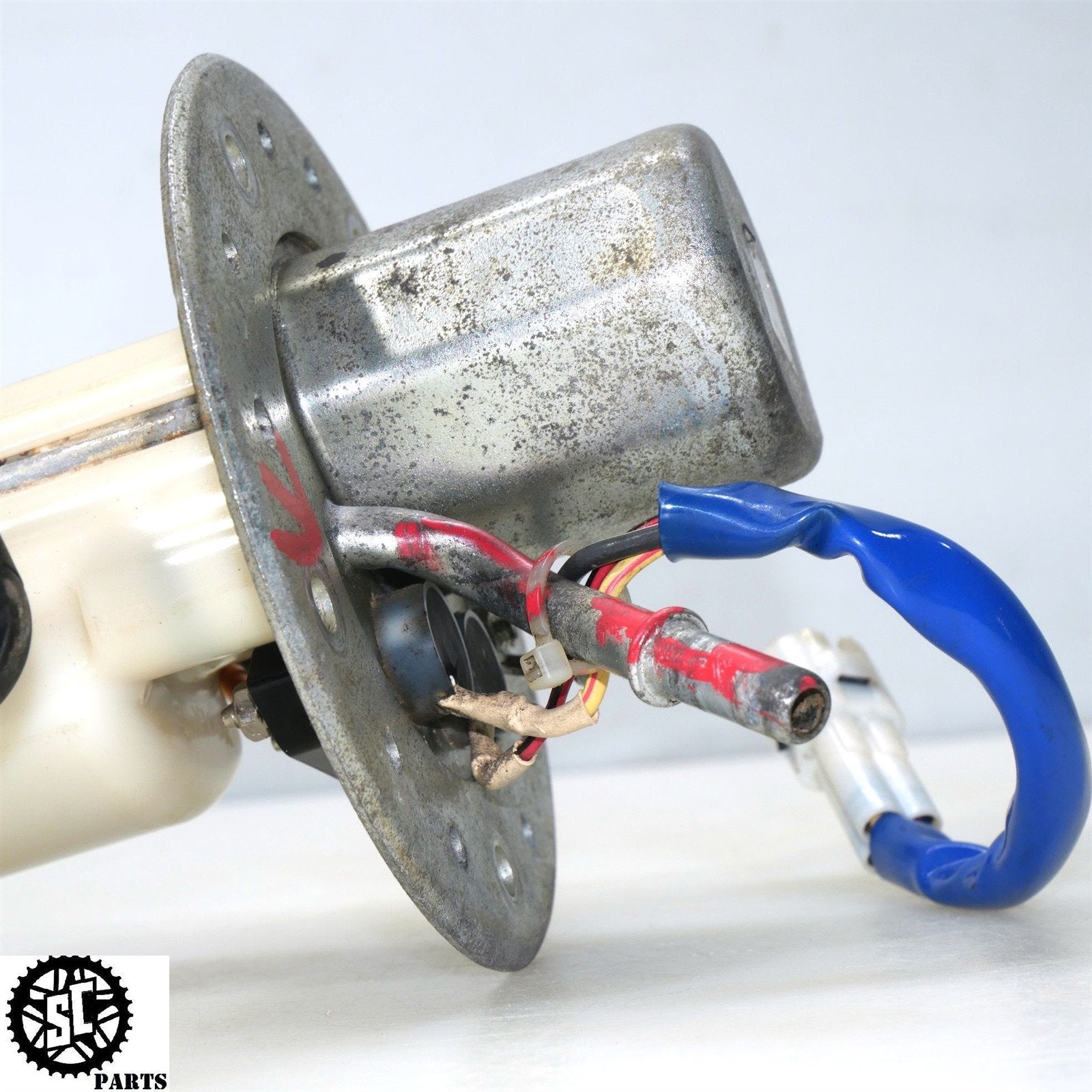 06 07 SUZUKI GSXR 750 FUEL PUMP 15100-01H00 S64 – SALVAGECYCLEPARTS