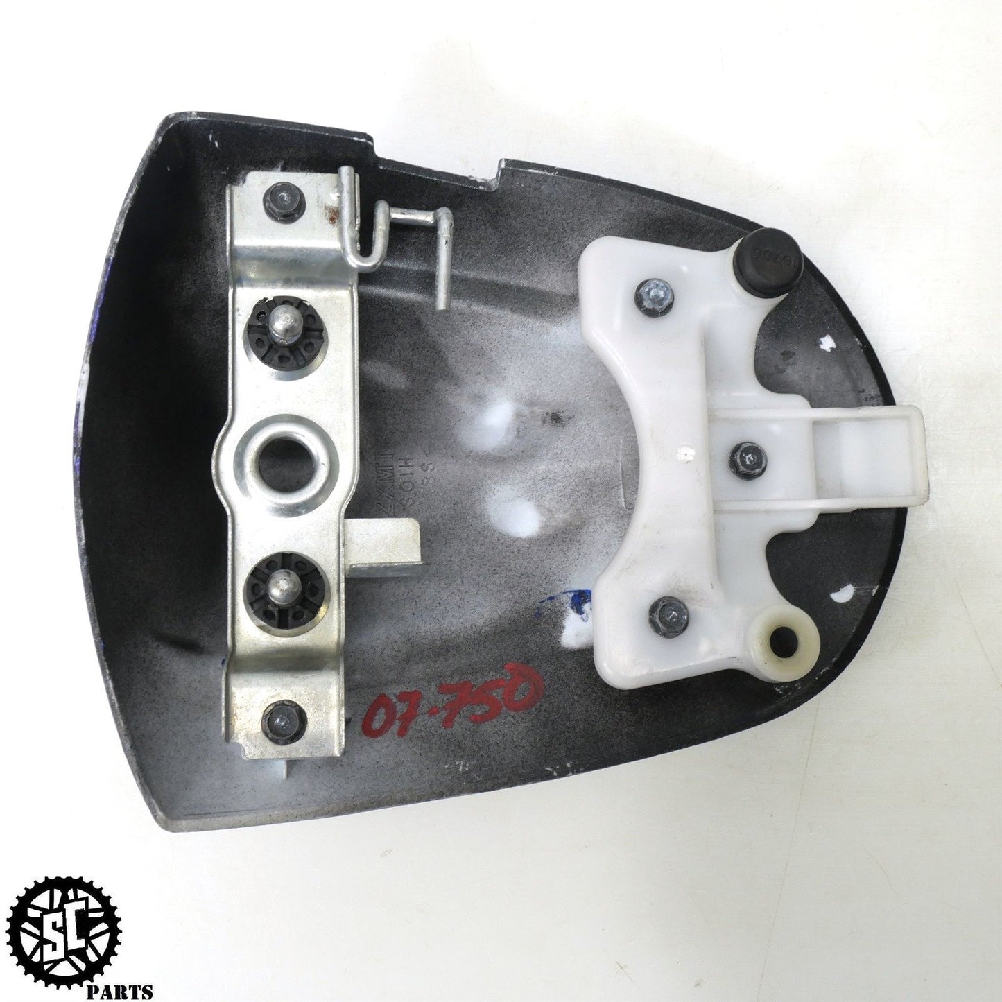 06 07 SUZUKI GSXR 750 SOLO SEAT COWL COVER S64