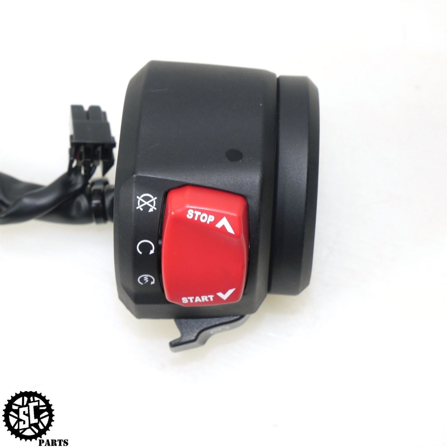 2022-2024 SUZUKI HAYABUSA RIGHT CONTROL KILL SWITCH 37200-10L00 S14