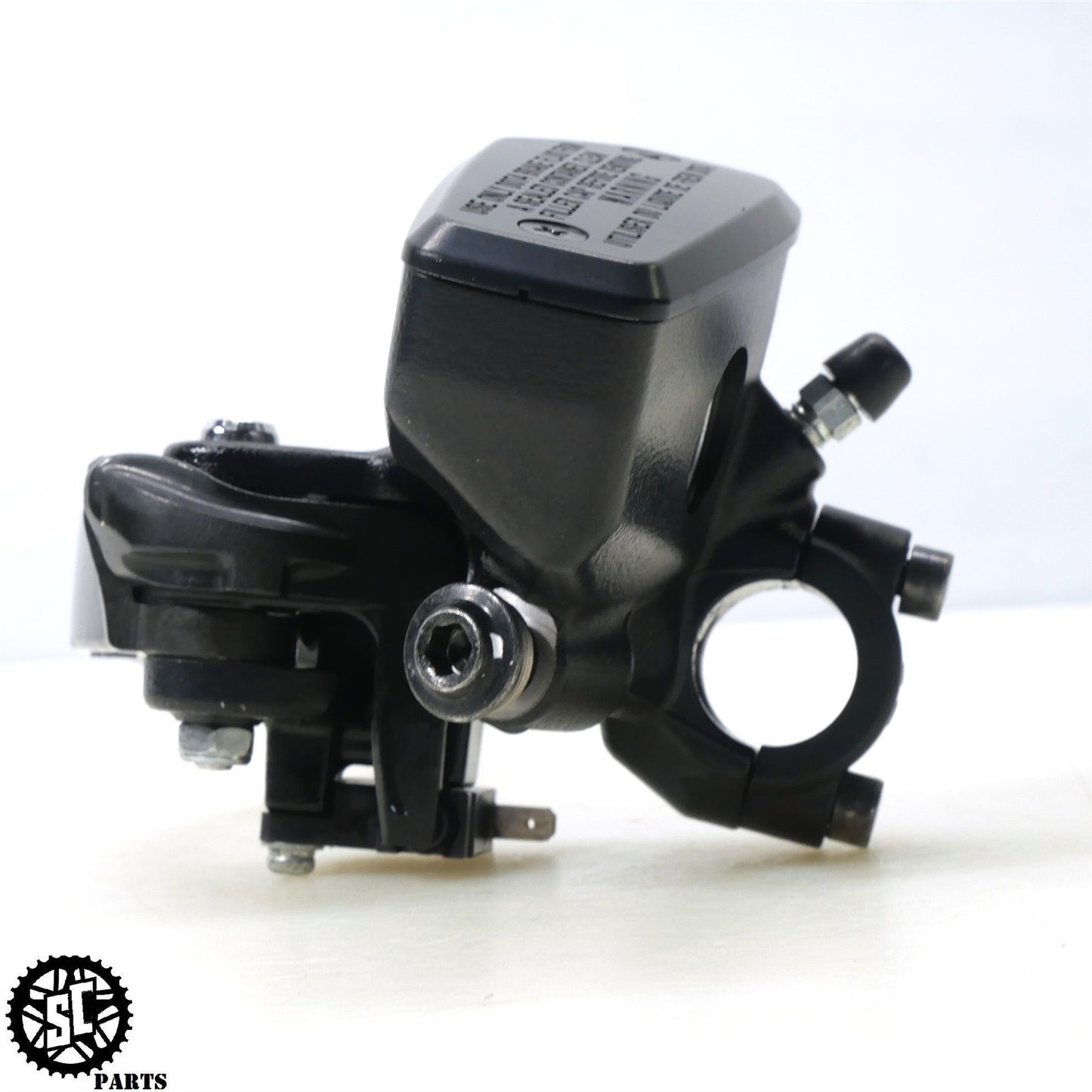 2022-2024 SUZUKI HAYABUSA FRONT BRAKE MASTER CYLINDER 59600-10LV2 S14