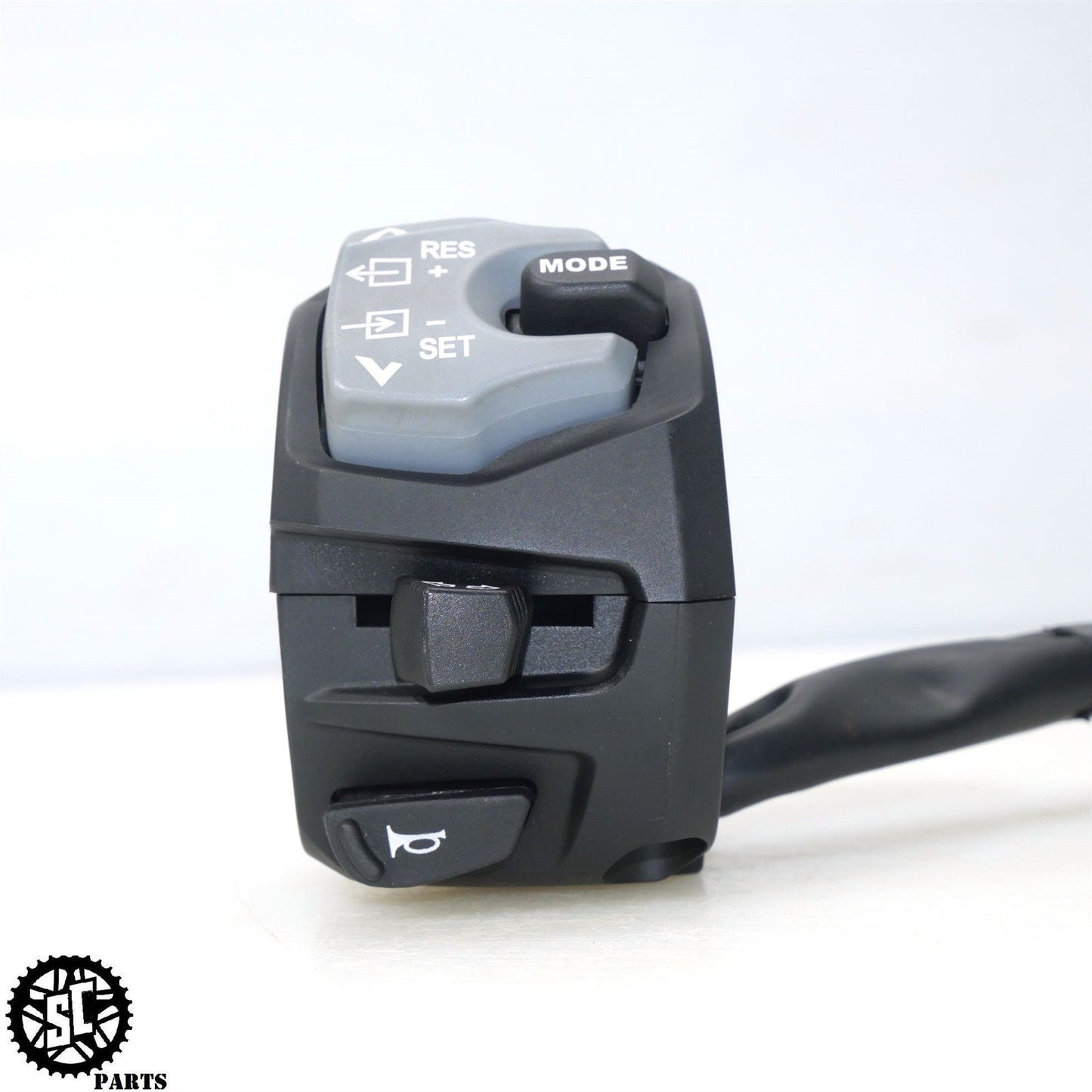 2022-2024 SUZUKI HAYABUSA LEFT CONTROL SWITCH 37400-10L00 S14