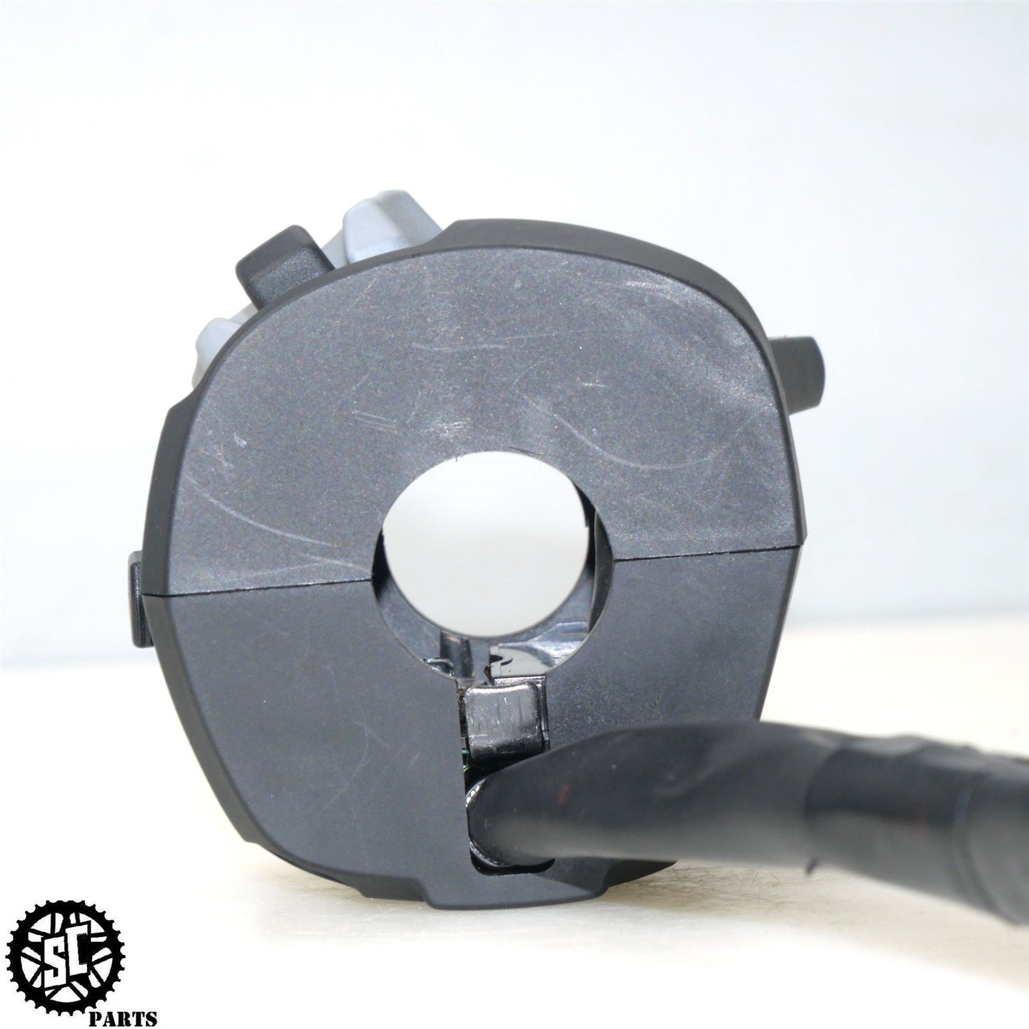 2022-2024 SUZUKI HAYABUSA LEFT CONTROL SWITCH 37400-10L00 S14