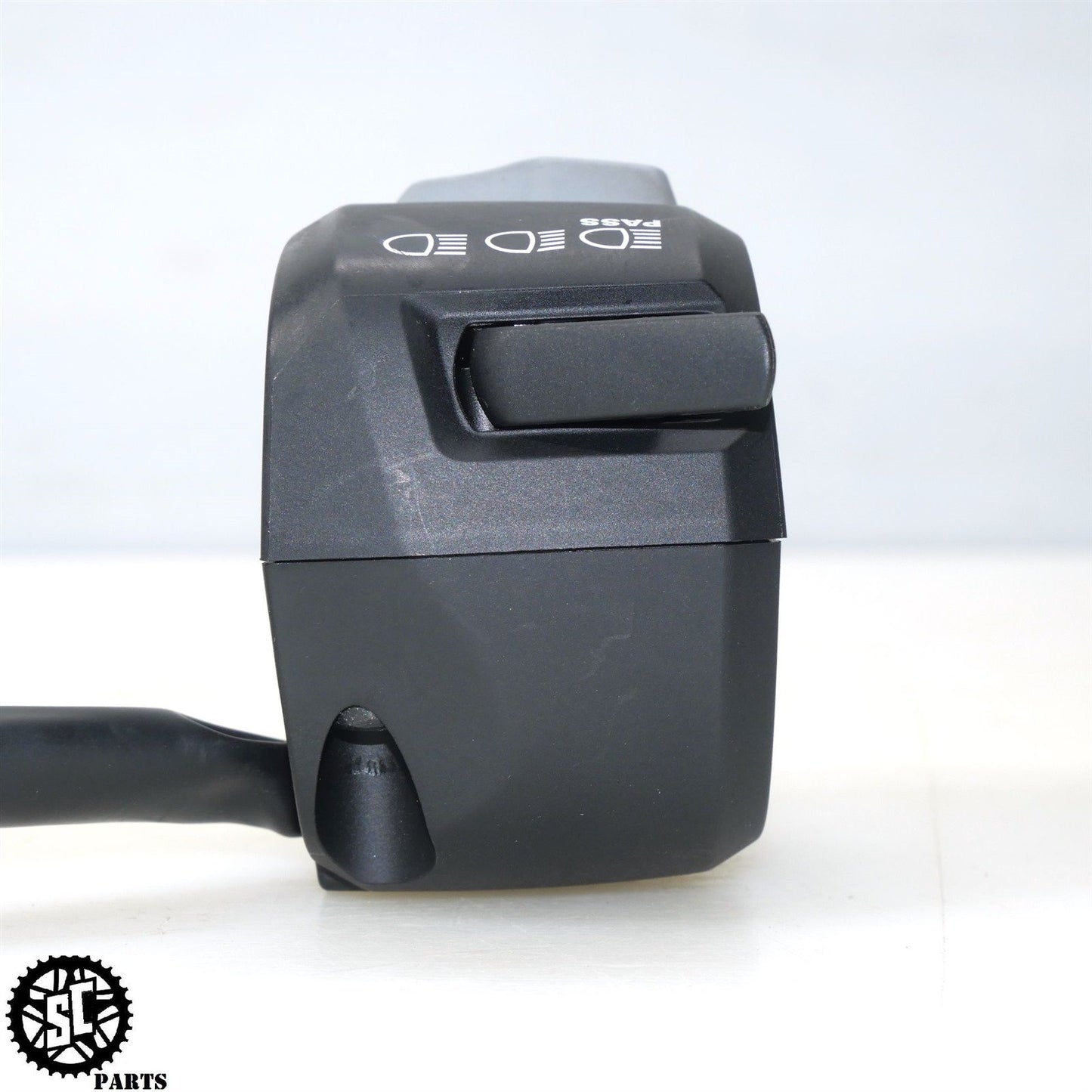 2022-2024 SUZUKI HAYABUSA LEFT CONTROL SWITCH 37400-10L00 S14