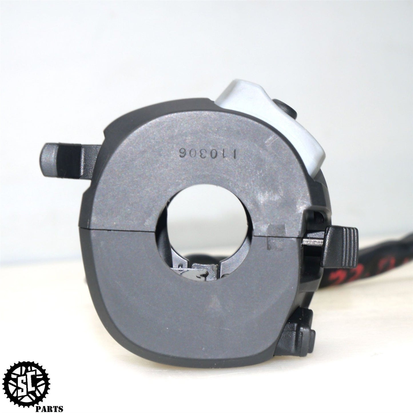 2022-2024 SUZUKI HAYABUSA LEFT CONTROL SWITCH 37400-10L00 S14