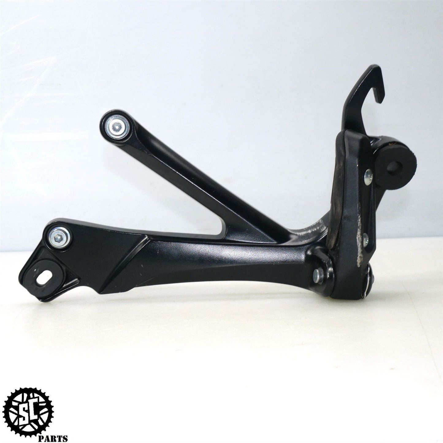 2022-2024 SUZUKI HAYABUSA LEFT RIGHT REAR PASSENGER PEGS BRACKET S14