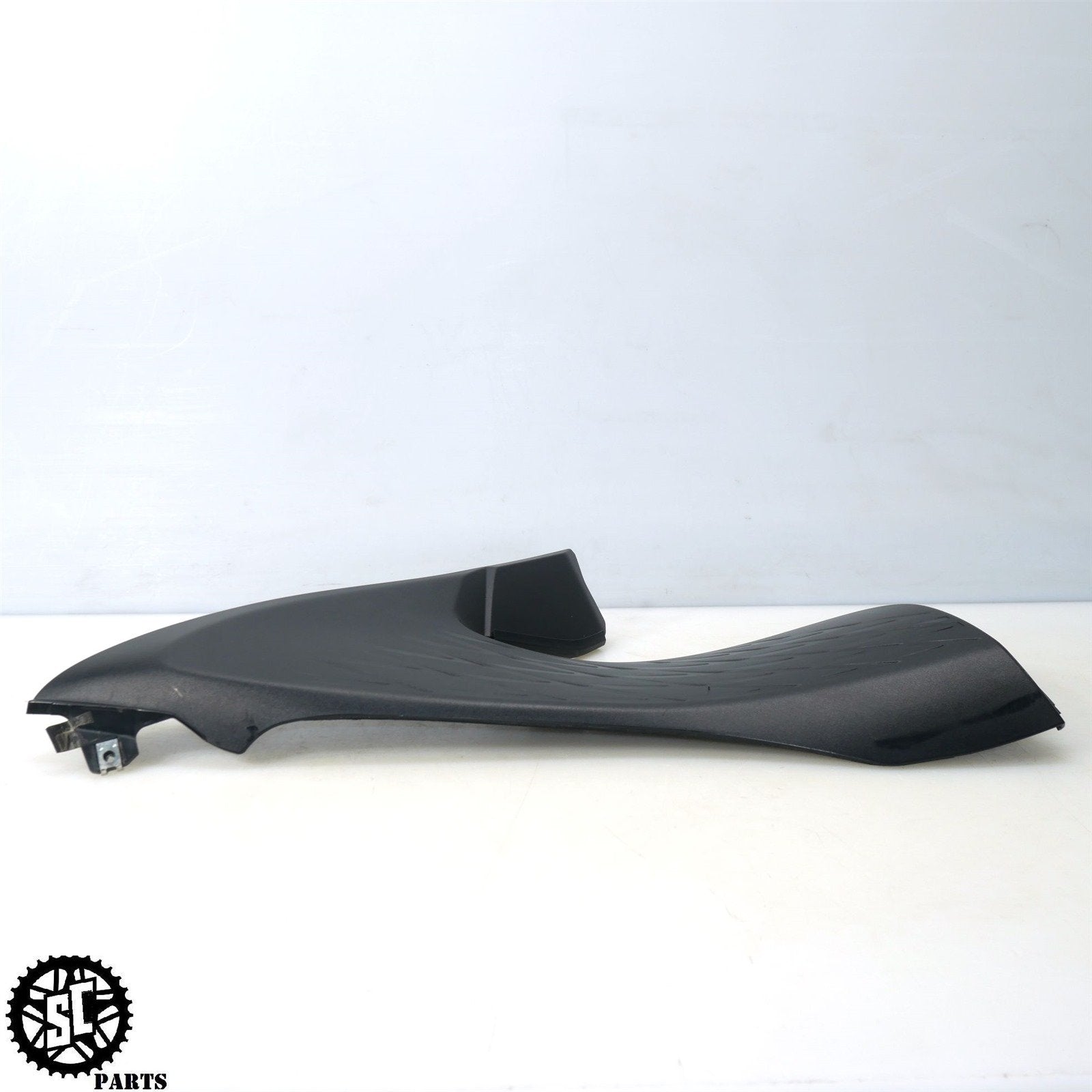 2022-2024 SUZUKI HAYABUSA RIGHT FAIRING PANEL SIDE 94476