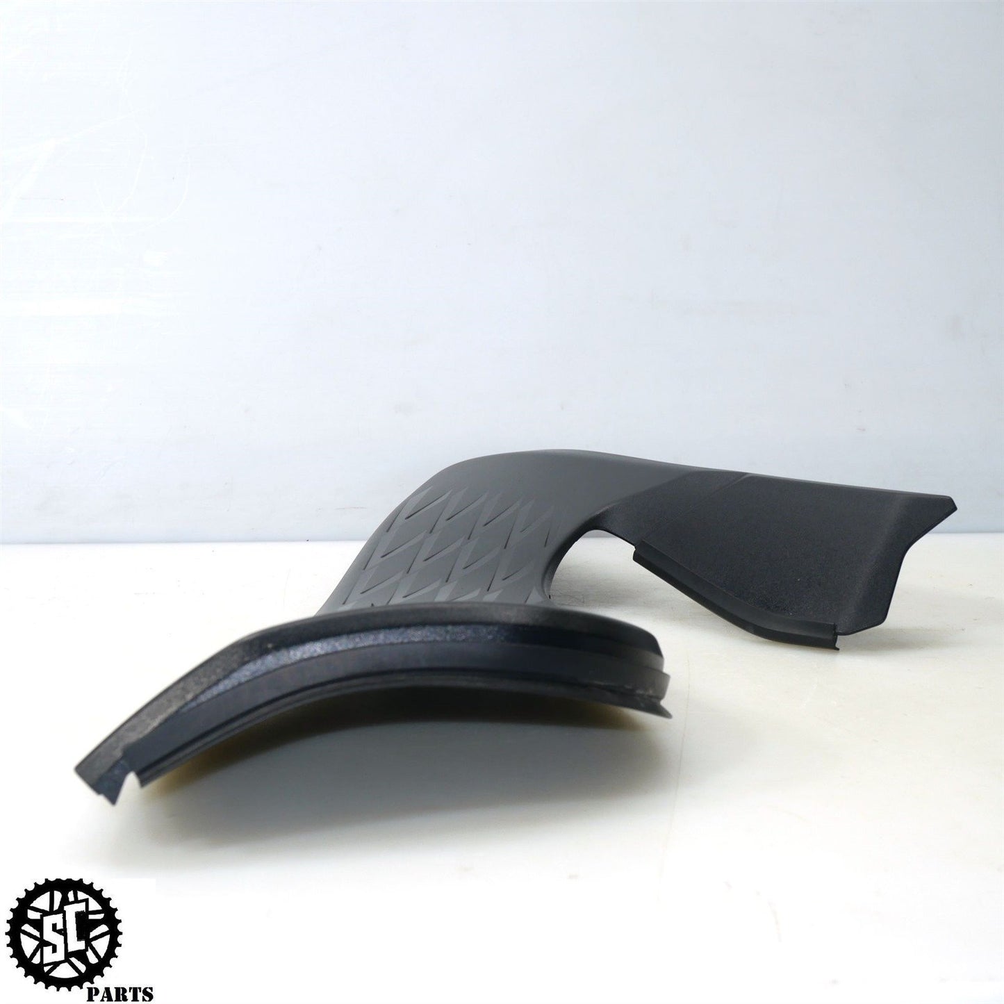 2022-2024 SUZUKI HAYABUSA RIGHT FAIRING PANEL SIDE 94476-10L00 S14