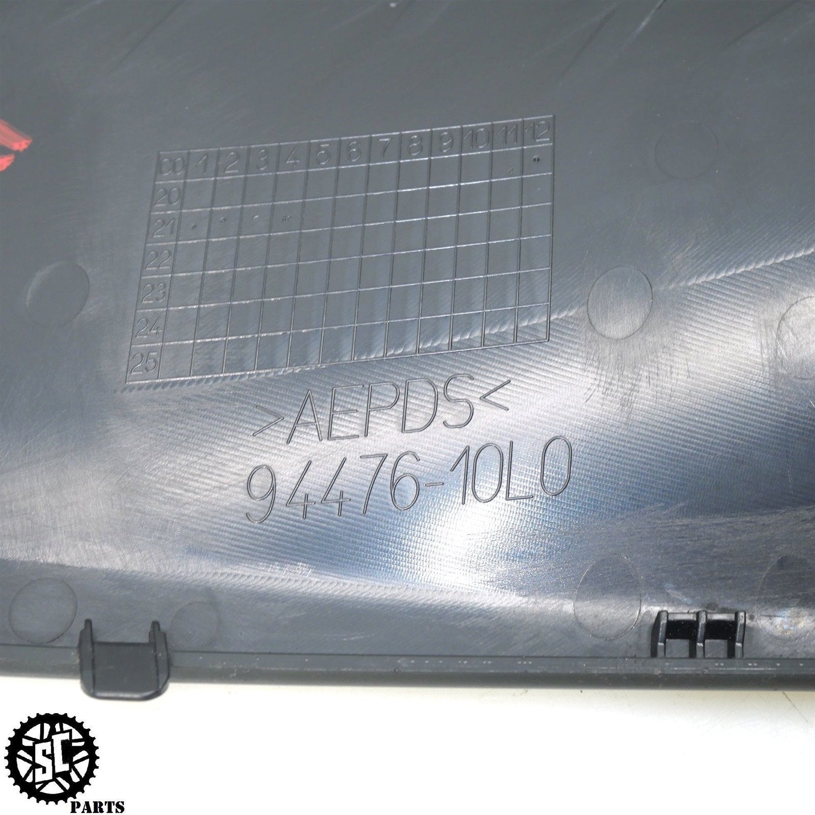 2022-2024 SUZUKI HAYABUSA RIGHT FAIRING PANEL SIDE 94476 2022-2024 SUZUKI HAYABUSA RIGHT FAIRING PANEL SIDE 94476