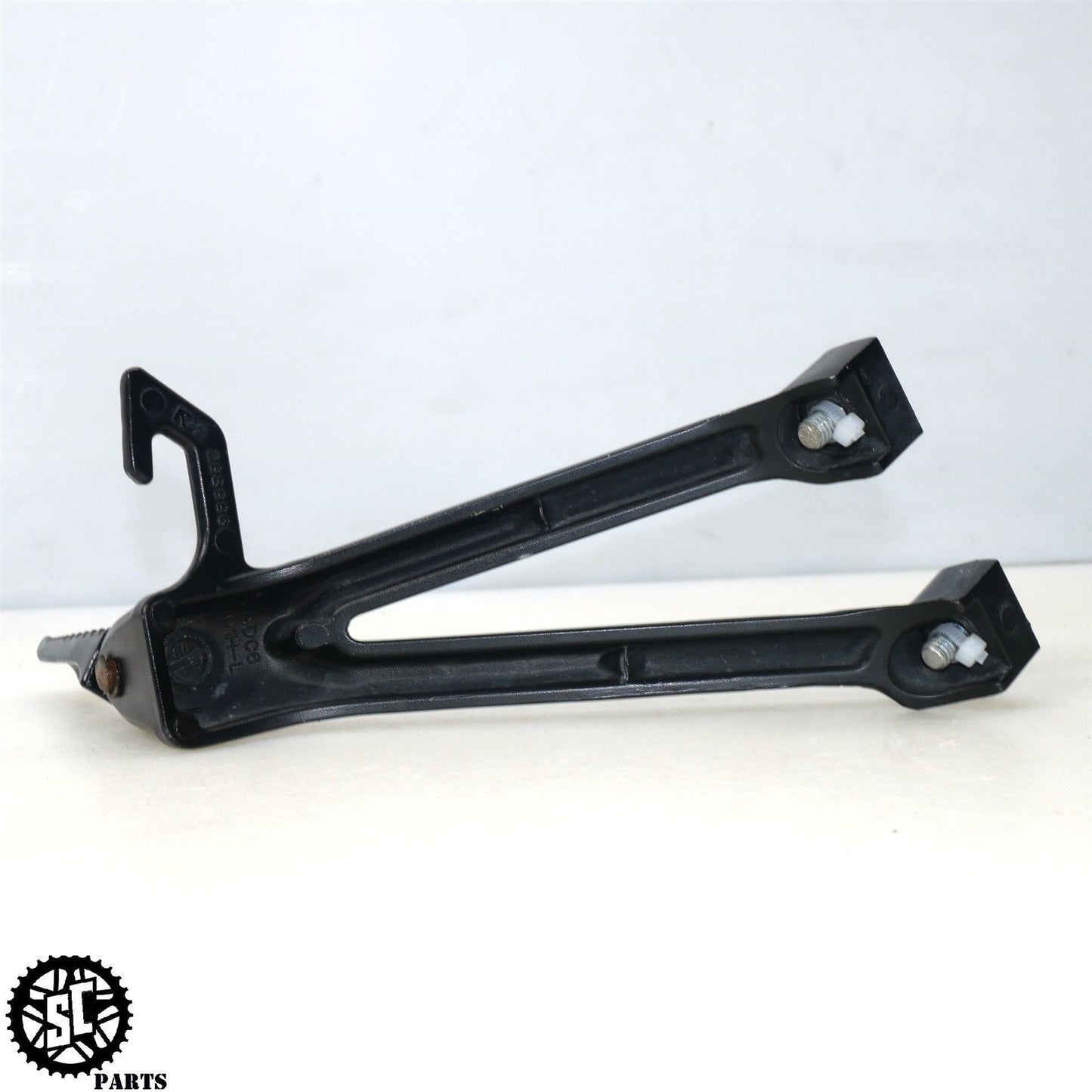 2008 2009 SUZUKI GSXR 600 LEFT RIGHT REAR PASSENGER FOOT PEG BRACKET S56