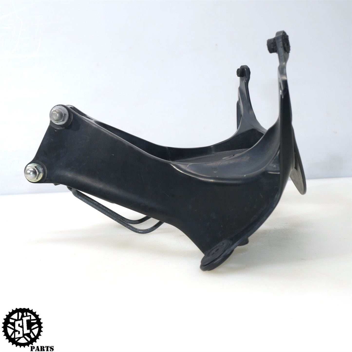 2008 2009 SUZUKI GSXR 600 FRONT UPPER FAIRING STAY BRACKET S56