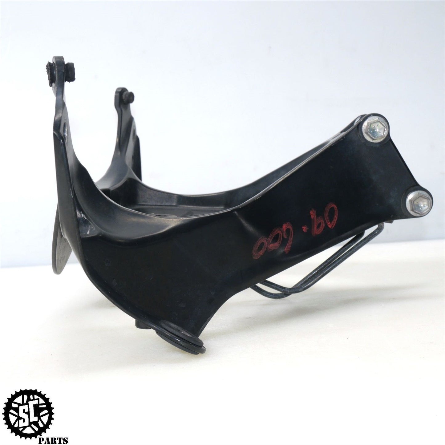 2008 2009 SUZUKI GSXR 600 FRONT UPPER FAIRING STAY BRACKET S56