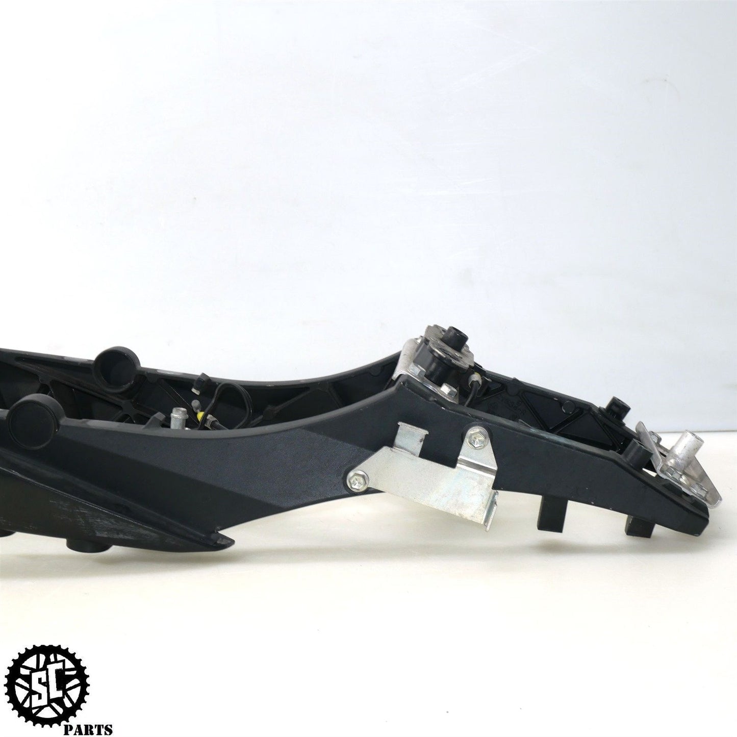 2008 2009 SUZUKI GSXR 600 REAR SUBFRAME TAIL 41211-37H00-YUG S56