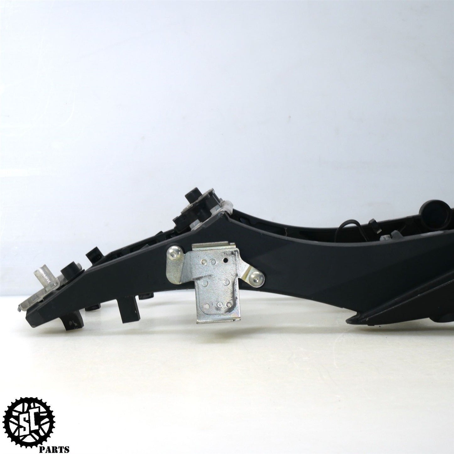 2008 2009 SUZUKI GSXR 600 REAR SUBFRAME TAIL 41211-37H00-YUG S56