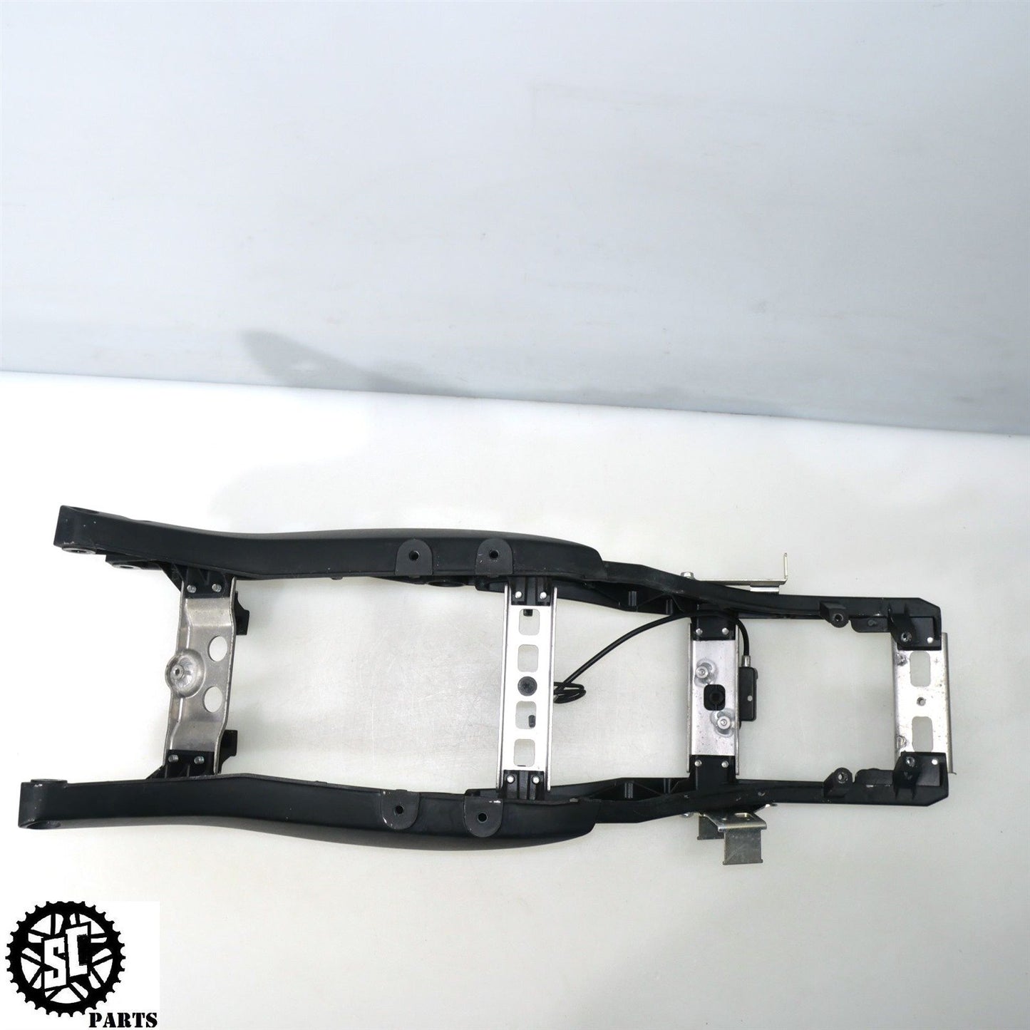 2008 2009 SUZUKI GSXR 600 REAR SUBFRAME TAIL 41211-37H00-YUG S56