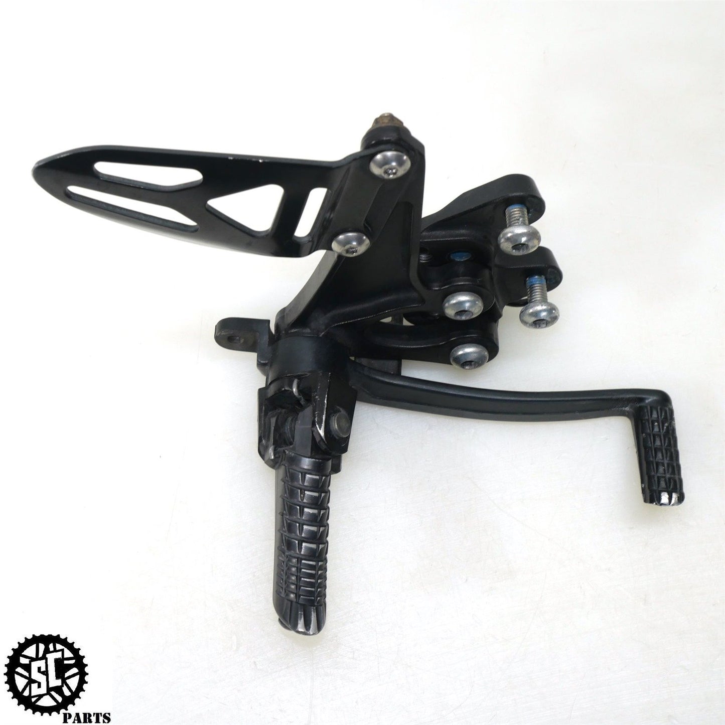 2017 SUZUKI GSXR 600 RIGHT REARSET FRONT PEG S06