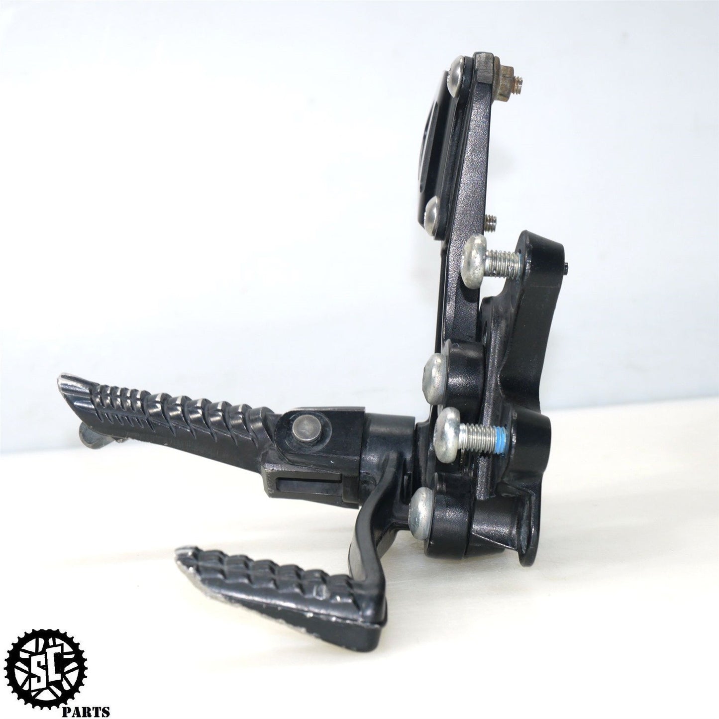 2017 SUZUKI GSXR 600 RIGHT REARSET FRONT PEG S06