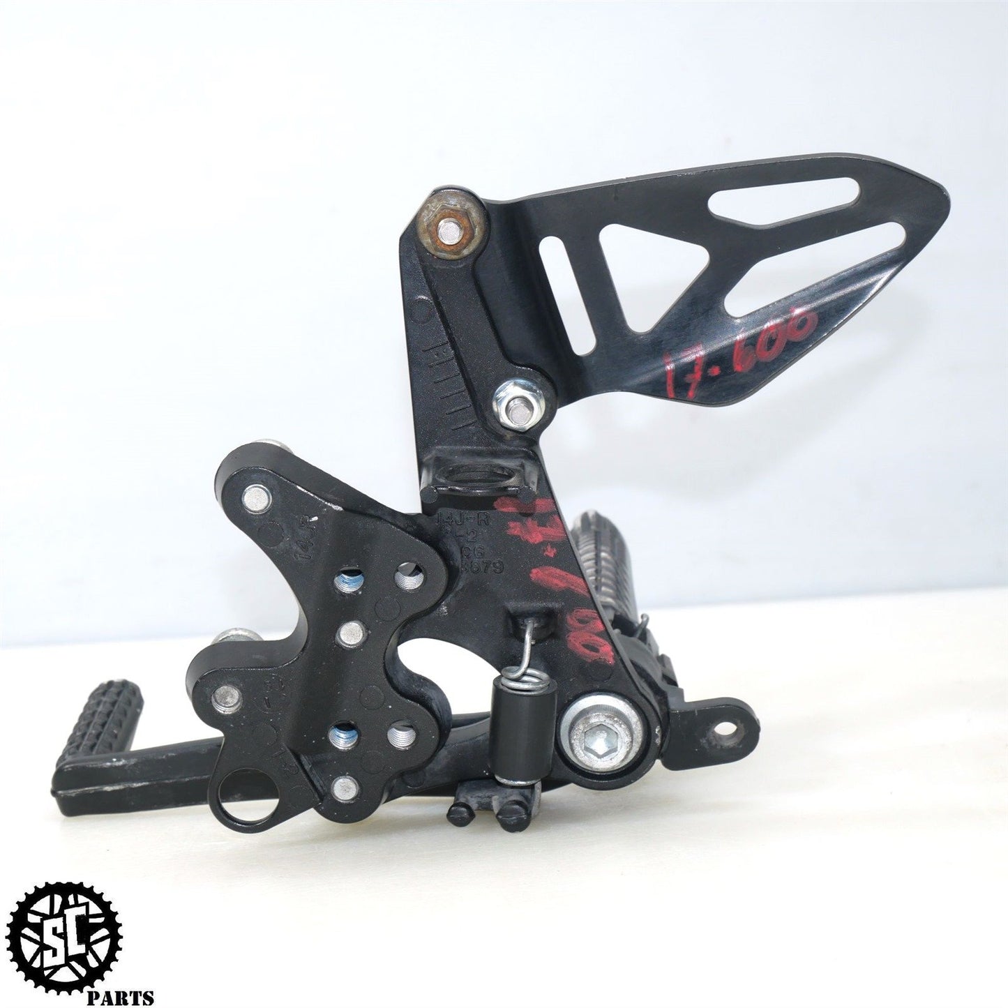 2017 SUZUKI GSXR 600 RIGHT REARSET FRONT PEG S06