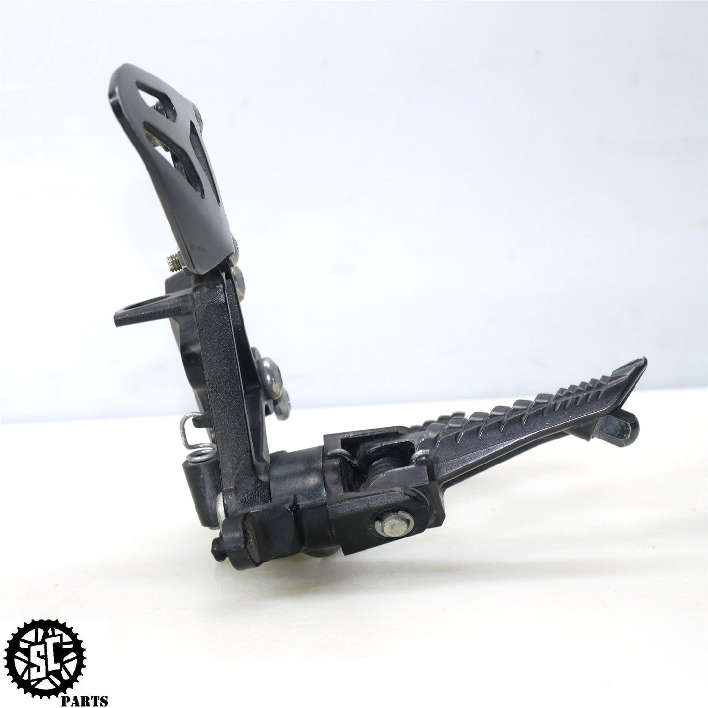 2017 SUZUKI GSXR 600 RIGHT REARSET FRONT PEG S06