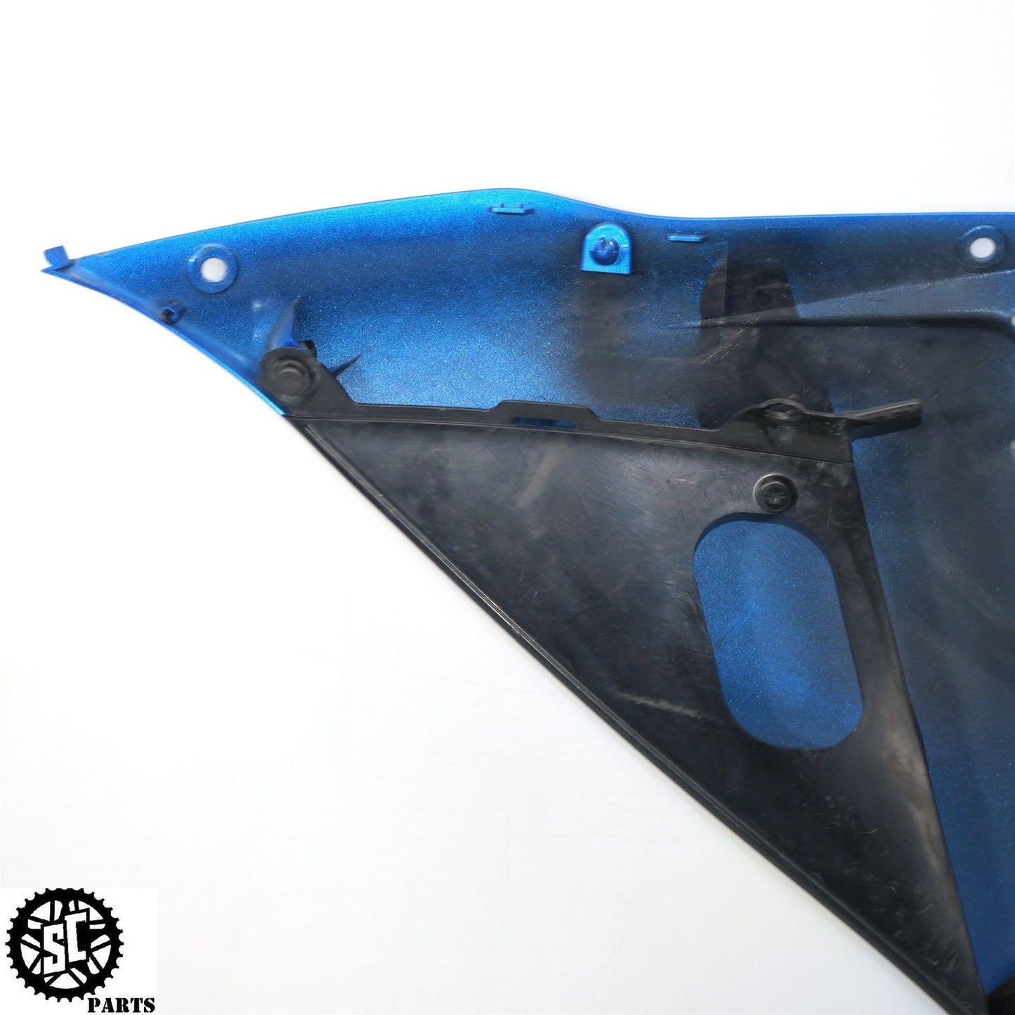 2017 SUZUKI GSXR 600 RIGHT SIDE FAIRING LOWER S06