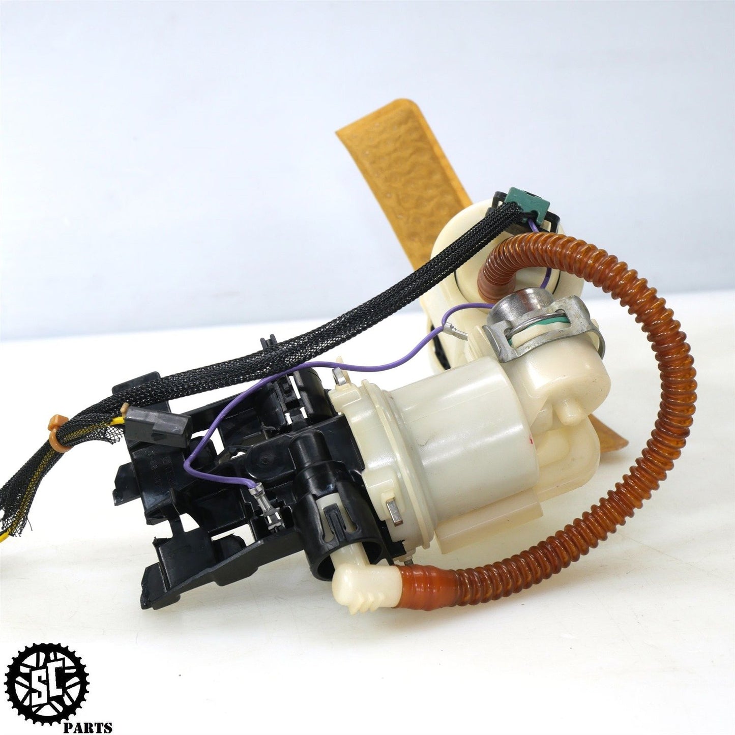 2010 HARLEY DAVIDSON DYNA STREET BOB FUEL PUMP 75218-04D HD22