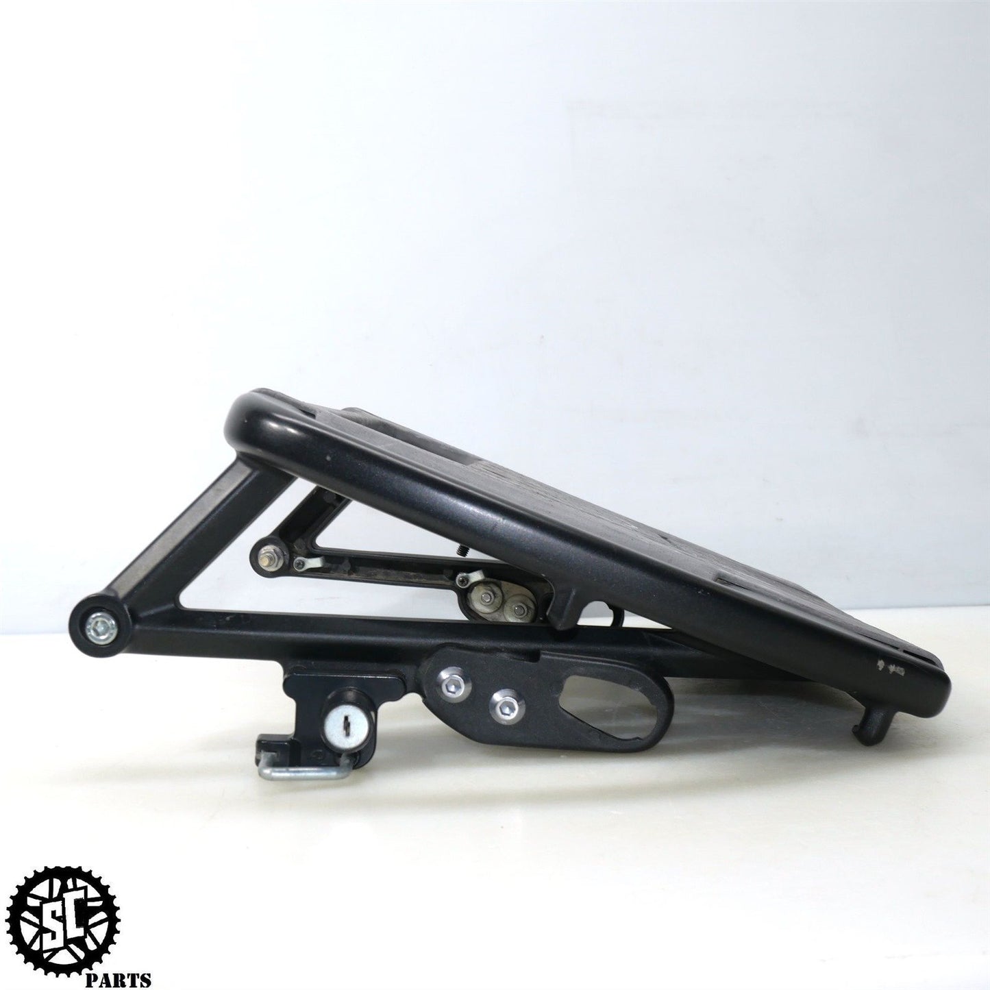 2012 KAWASAKI KLR 650 KL REAR TOP CASE LUGGAGE RACK BRACKET 53029-0047 K50E