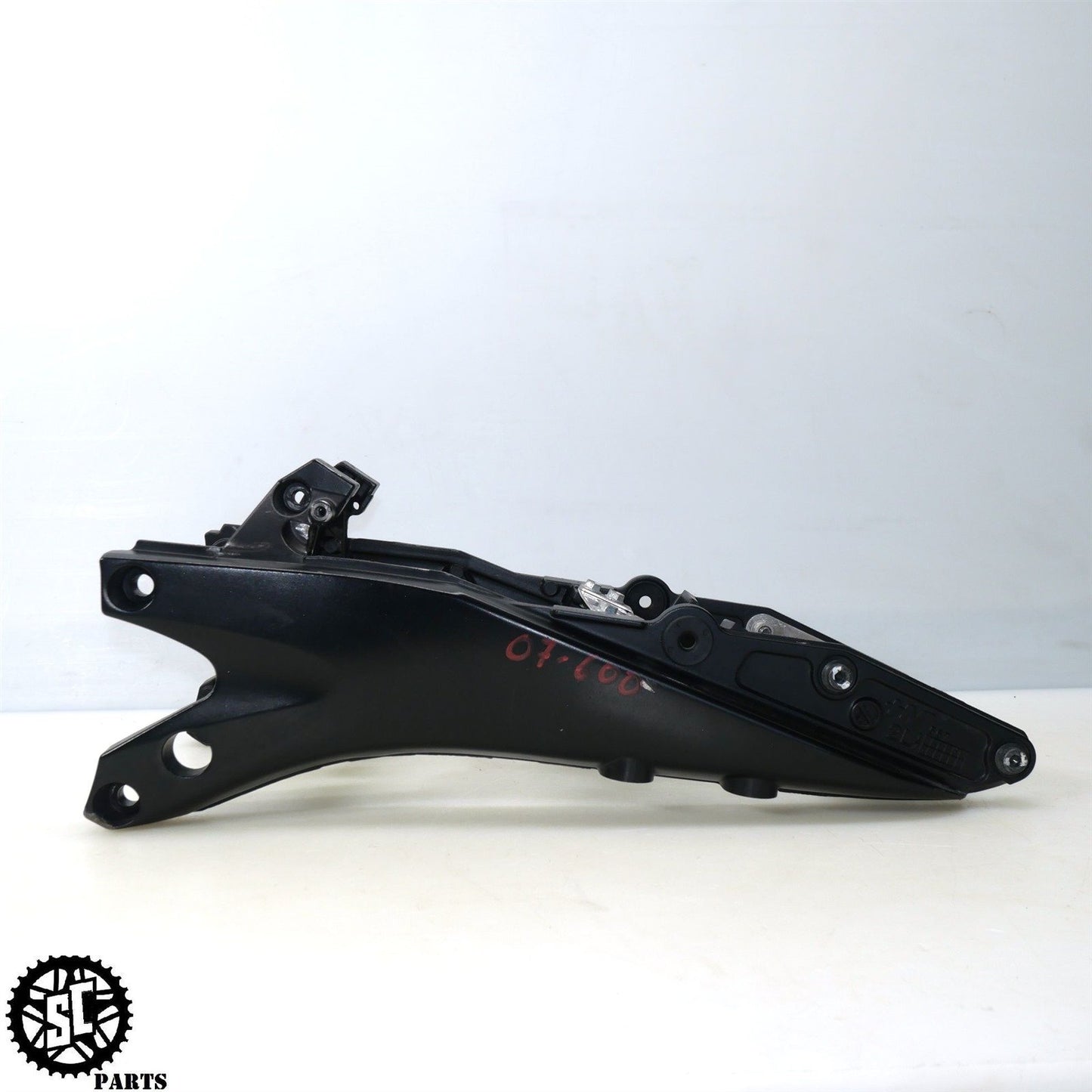 2007 SUZUKI GSXR 600 REAR SUBFRAME BACK SUB FRAME STRAIGHT S44