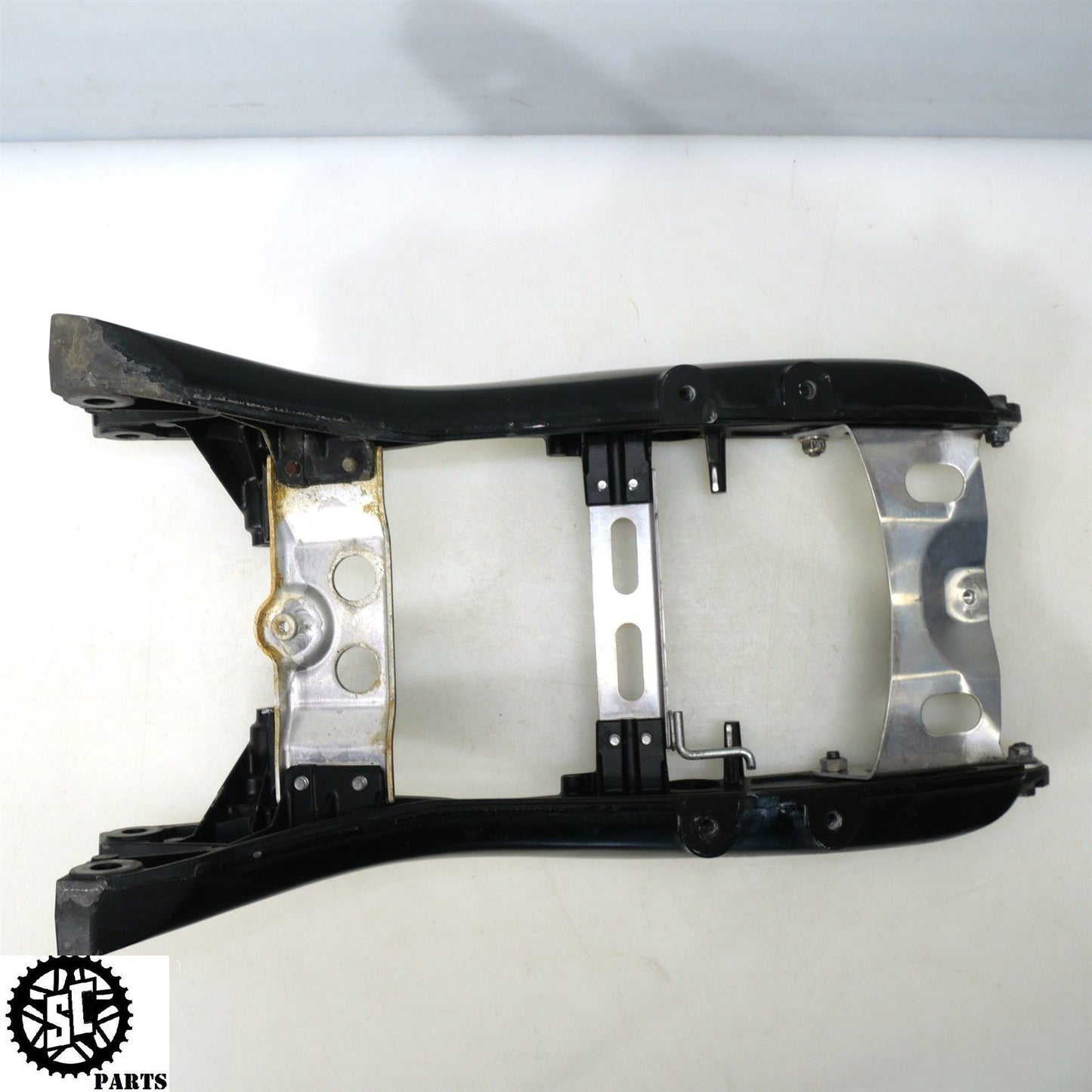 2007 SUZUKI GSXR 600 REAR SUBFRAME BACK SUB FRAME STRAIGHT S44