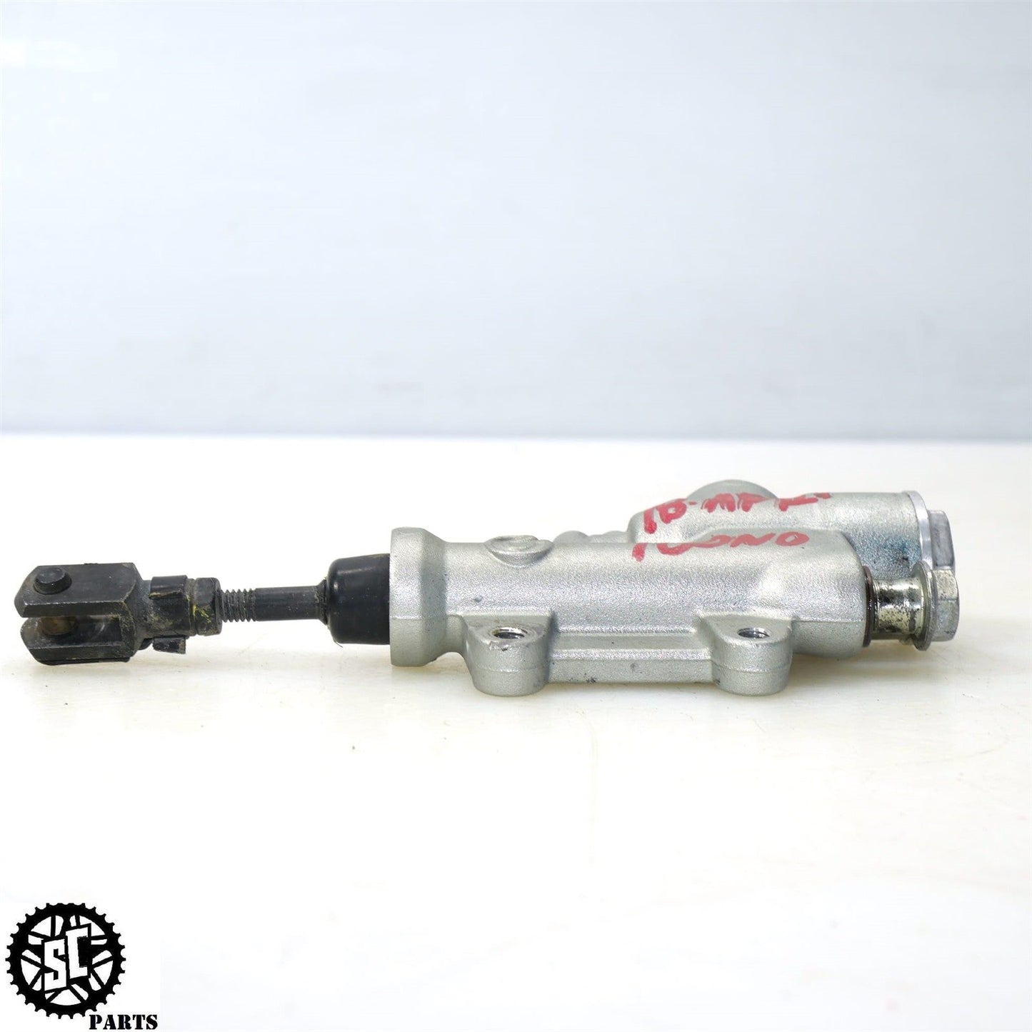 2018 APRILIA TUONO V4 1100 REAR BRAKE MASTER CYLINDER B044586 A09