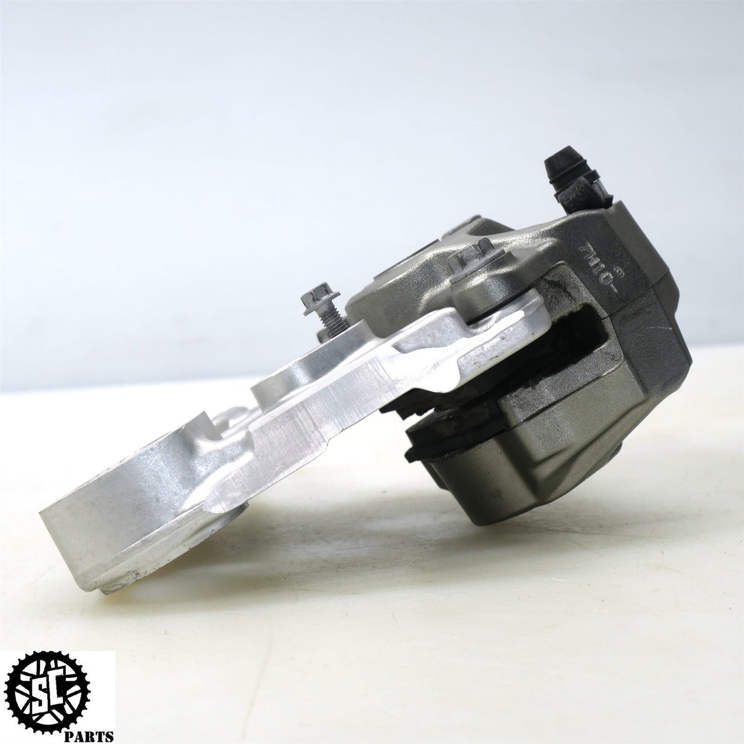 2018 APRILIA TUONO V4 1100 REAR BRAKE CALIPER BRACKET B044357 896896 A09